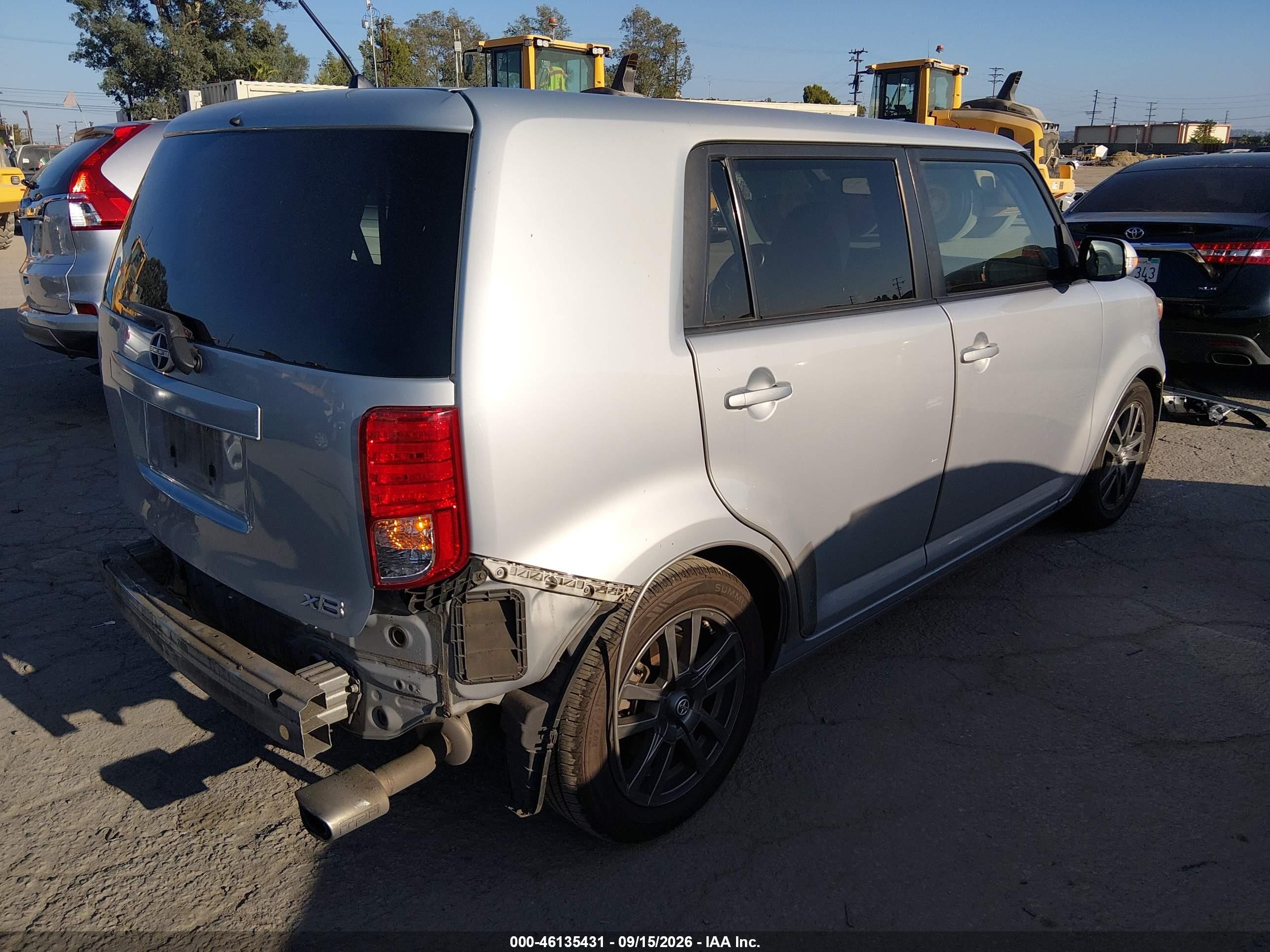 2013 Scion xB VIN JTLZE4FE0DJ040232 IAAI salvage auction — Front & Rear, Salvage (California), sold $1,250 on 2026-09-25 (photo 4)