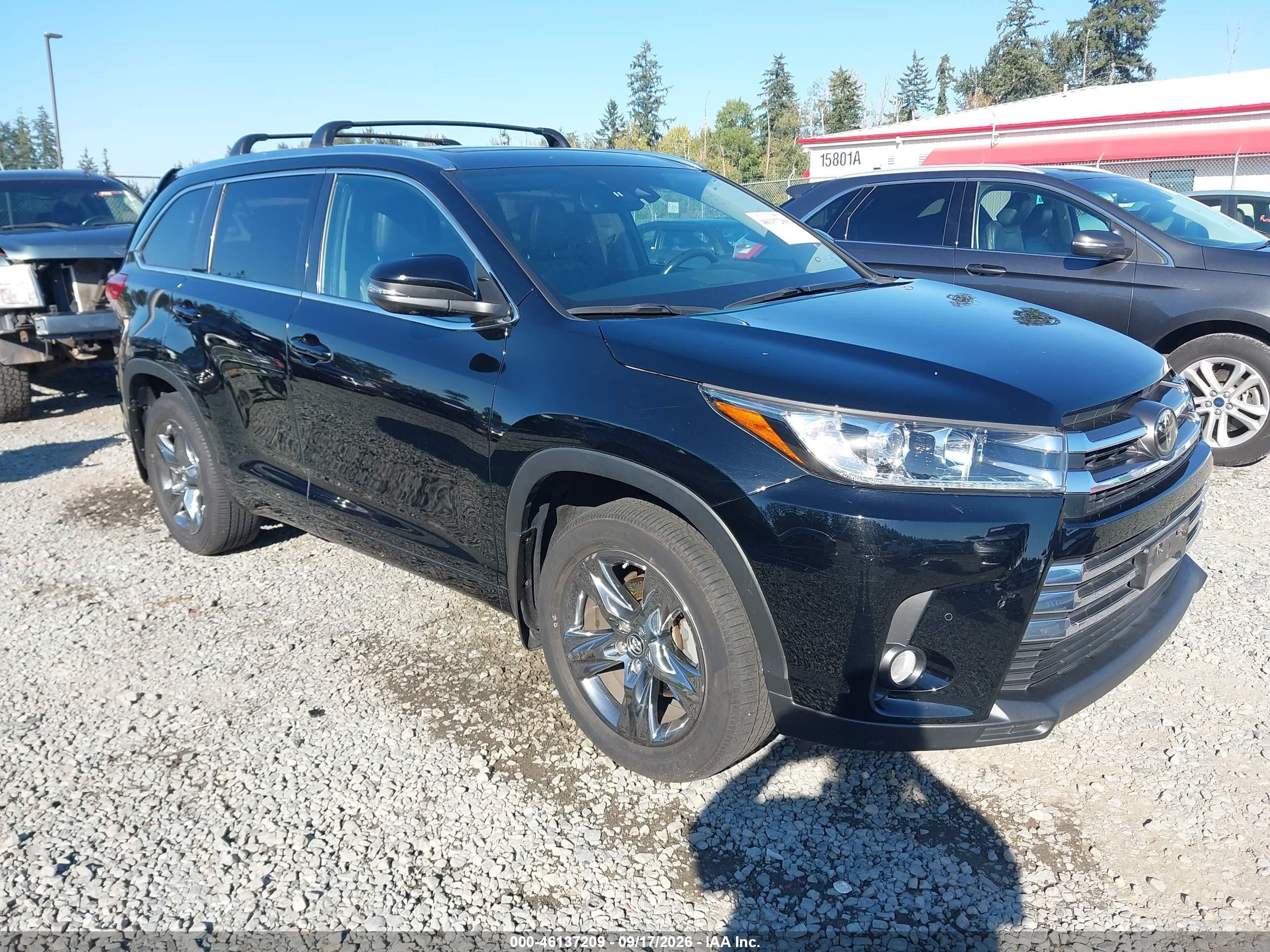 2017 Toyota Highlander VIN 5TDDZRFH2HS378578 — IAAI salvage auction photo