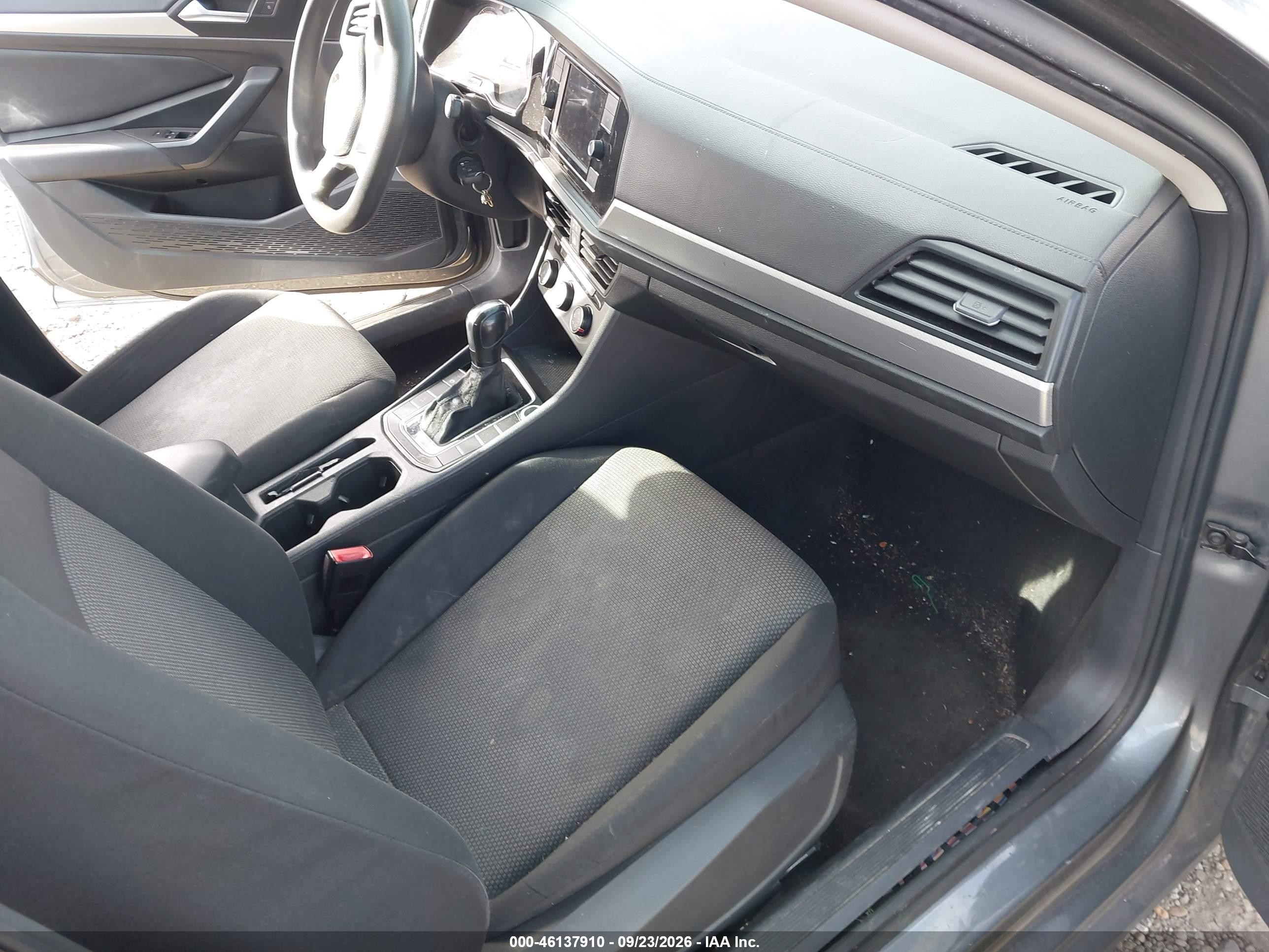 2019 Volkswagen Jetta VIN 3VWC57BUXKM122322 IAAI salvage auction — Normal Wear, Clear (New York), sold $3,150 on 2026-10-01 (photo 5)