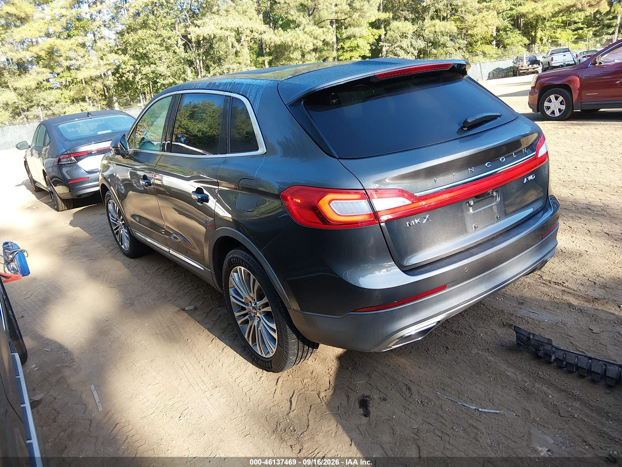2017 Lincoln Mkx VIN 2LMPJ8LR6HBL39702 IAAI salvage auction — Normal Wear, Clear (Virginia), sold $2,575 on 2026-10-01 (photo 3)
