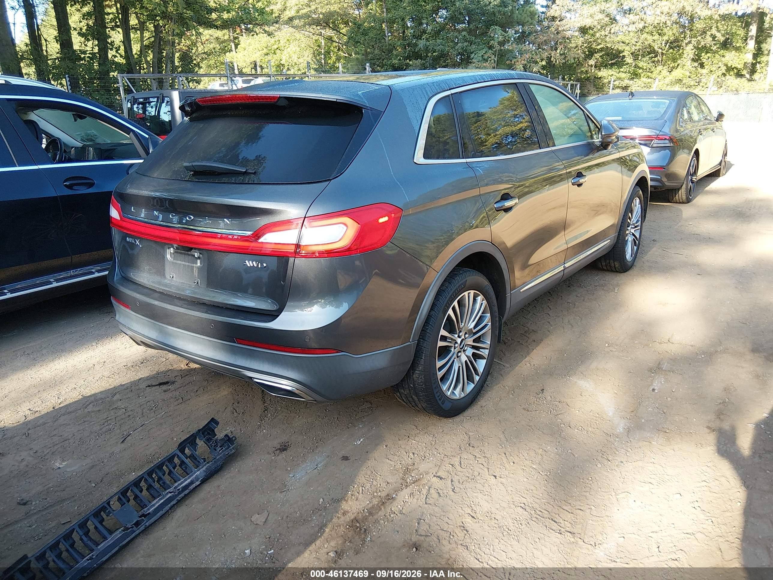 2017 Lincoln Mkx VIN 2LMPJ8LR6HBL39702 IAAI salvage auction — Normal Wear, Clear (Virginia), sold $2,575 on 2026-10-01 (photo 4)