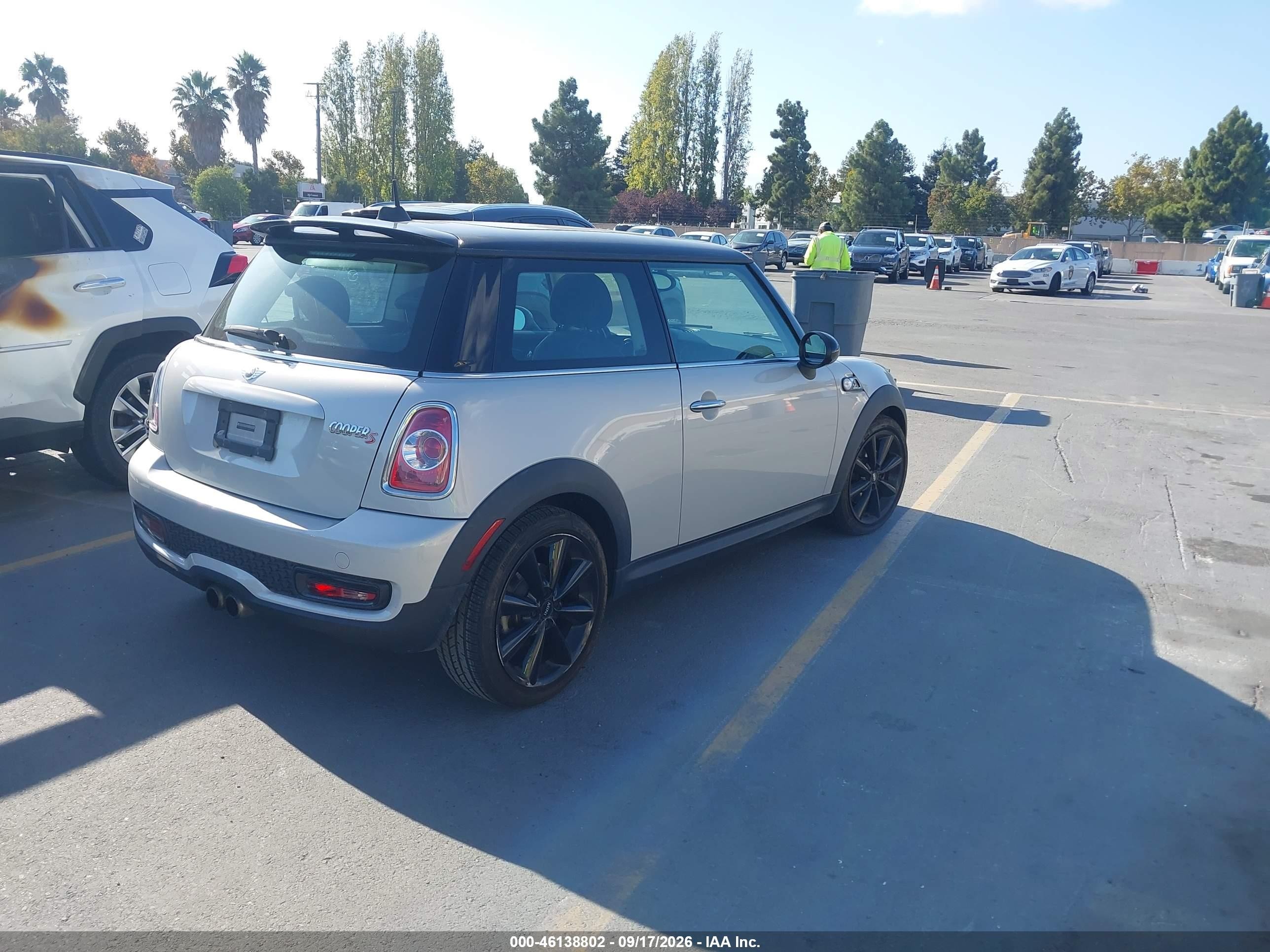 2012 Mini VIN WMWSV3C50CT385319 IAAI salvage auction — Mechanical, Salvage (California), sold $1,000 on 2026-09-25 (photo 4)