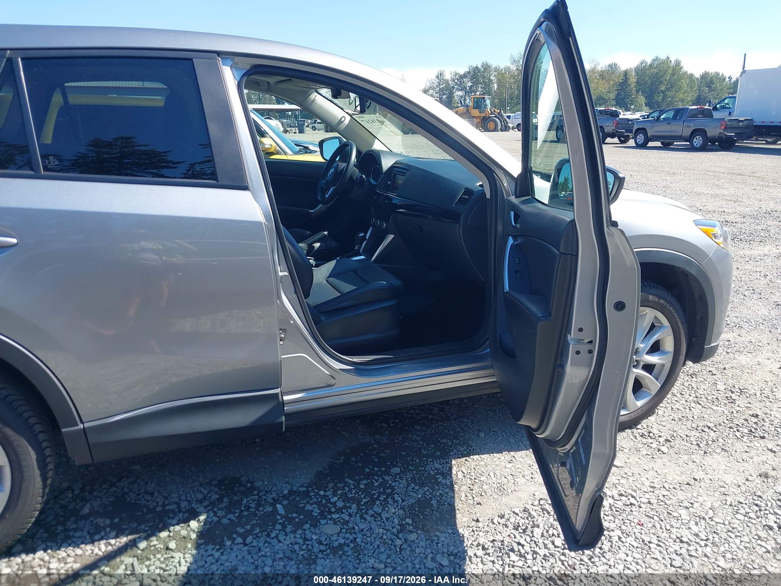 2015 Mazda Cx-5 VIN JM3KE4DY7F0469720 IAAI salvage auction — Rear End, Bill Of Sale (Washington), sold $2,800 on 2026-09-29 (photo 5)