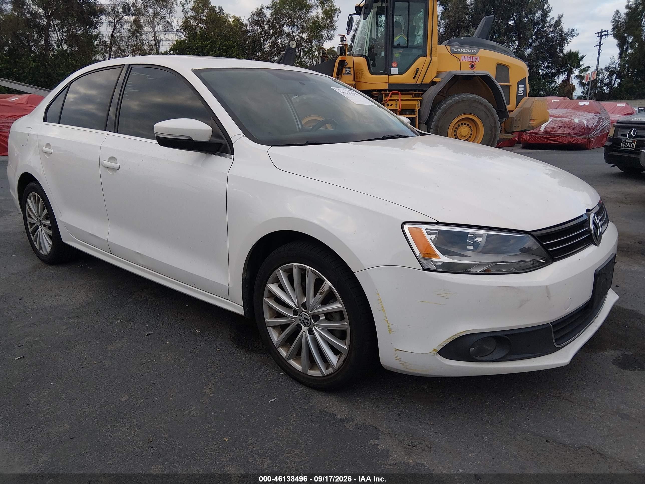 2013 Volkswagen Jetta VIN 3VWLP7AJ2DM402157 IAAI salvage auction — Normal Wear, Clear - Dealer Only (California), sold $1,800 on 2026-09-28 (photo 1)