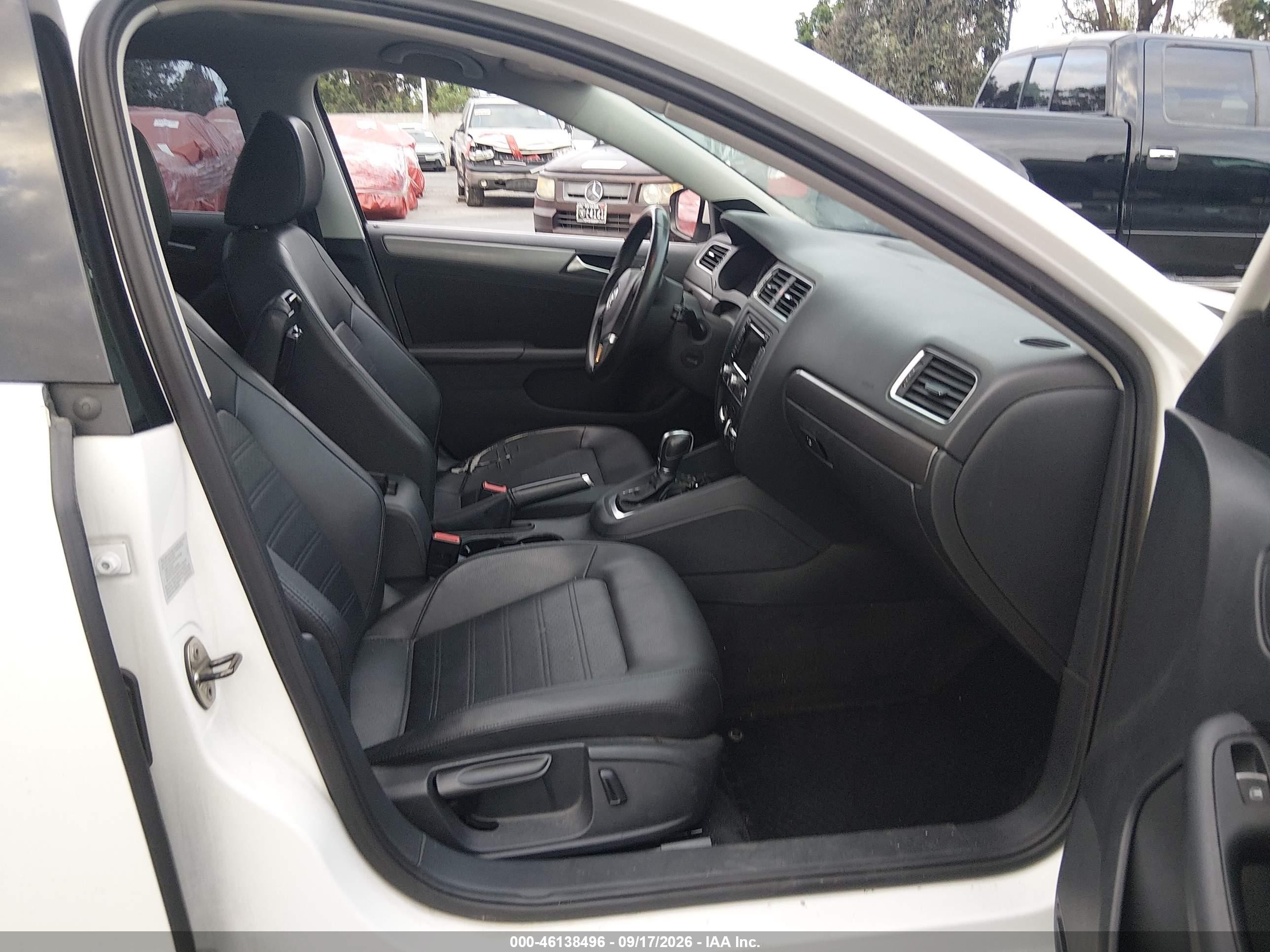 2013 Volkswagen Jetta VIN 3VWLP7AJ2DM402157 IAAI salvage auction — Normal Wear, Clear - Dealer Only (California), sold $1,800 on 2026-09-28 (photo 5)