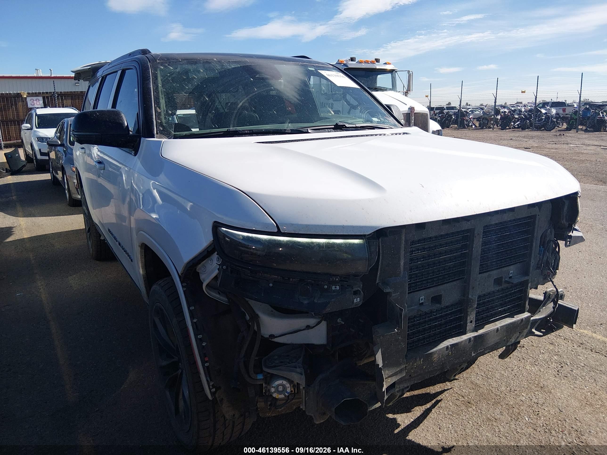 2024 Jeep Grand Wagoneer VIN 1C4SJSFP9RS186130 — IAAI salvage auction photo