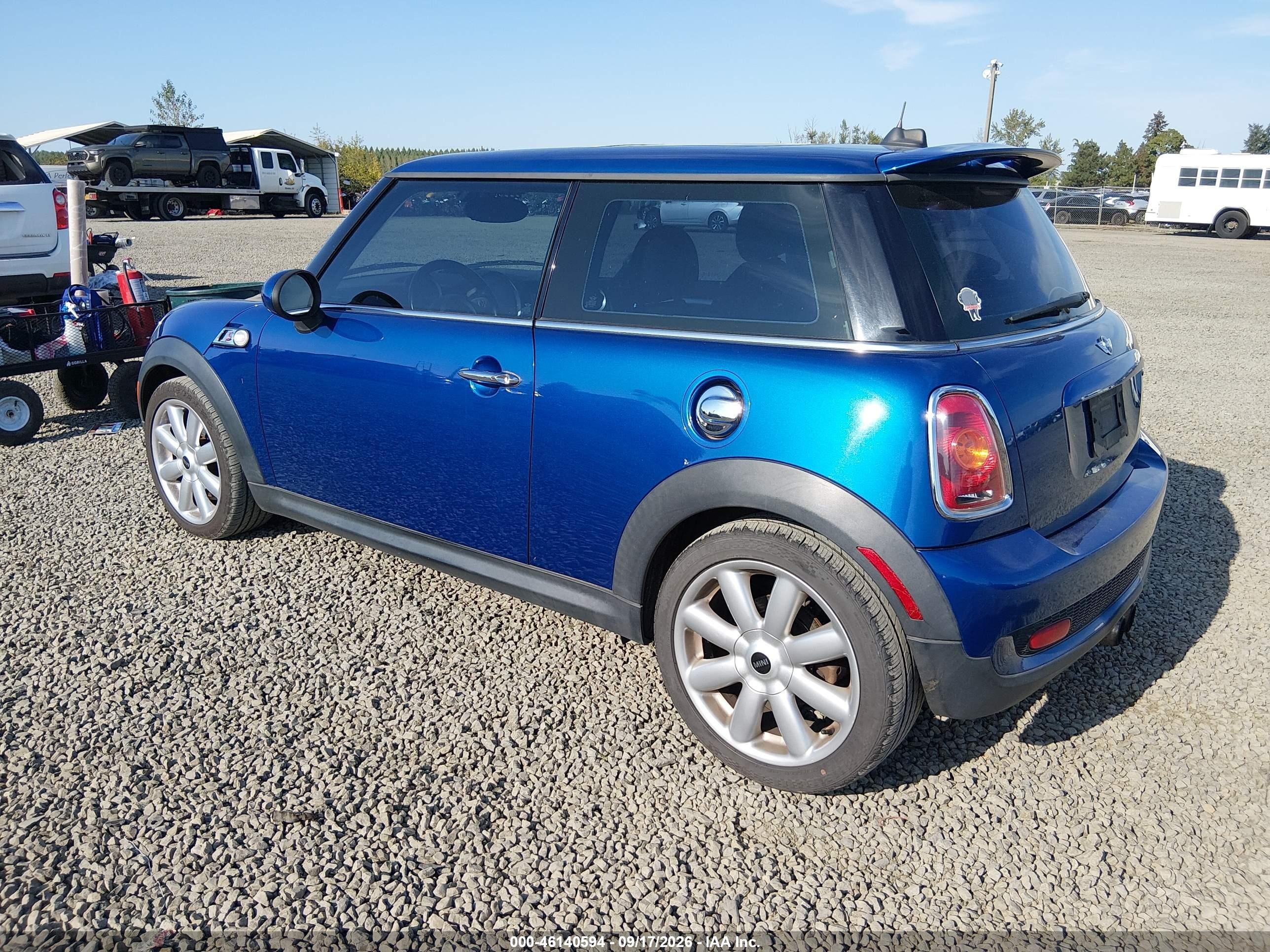 2007 Mini Cooper VIN WMWMF73537TL86810 IAAI salvage auction — Normal Wear, Clear - Public Restricted (Oregon), sold $200 on 2026-09-30 (photo 3)