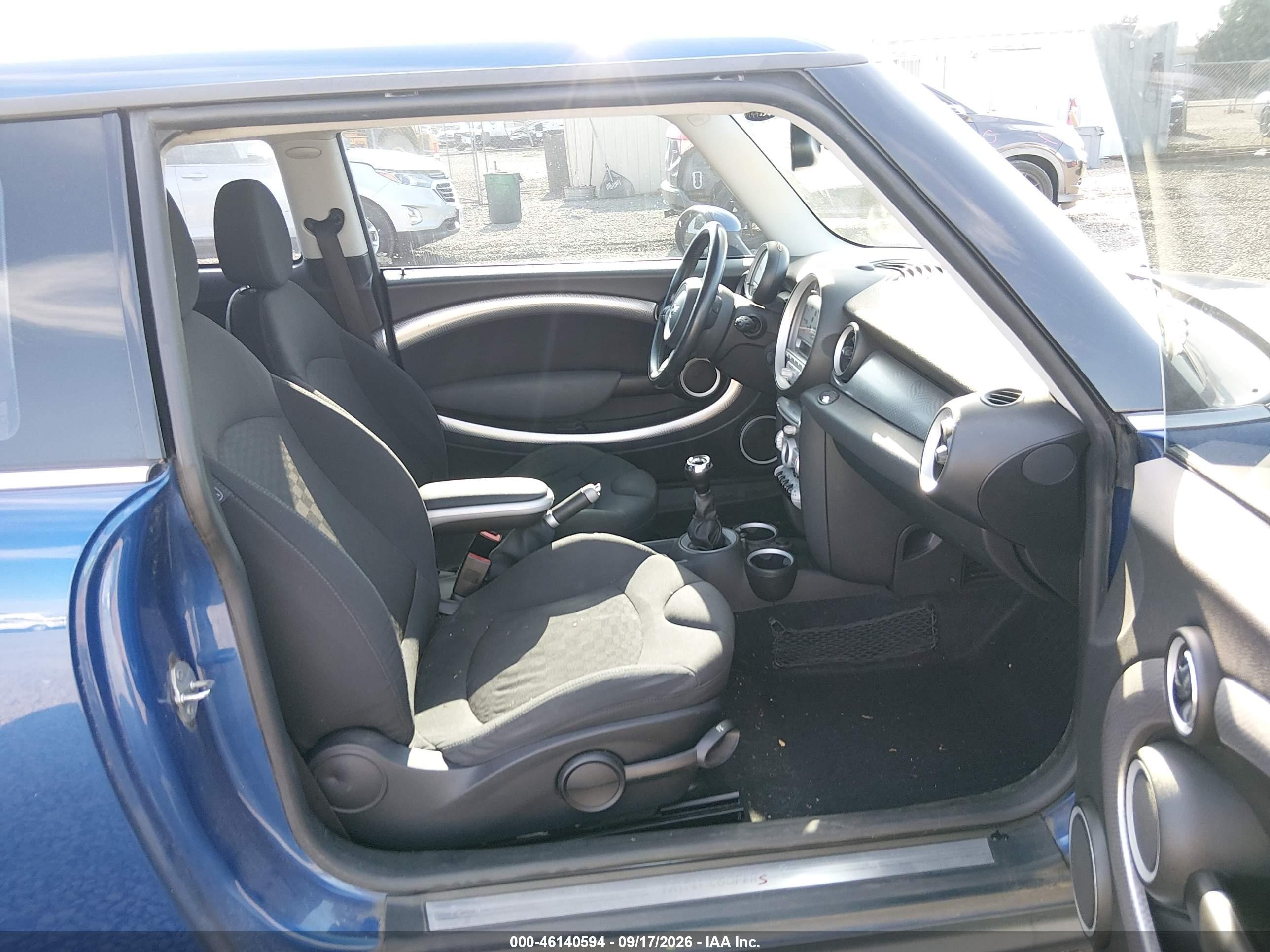 2007 Mini Cooper VIN WMWMF73537TL86810 IAAI salvage auction — Normal Wear, Clear - Public Restricted (Oregon), sold $200 on 2026-09-30 (photo 5)