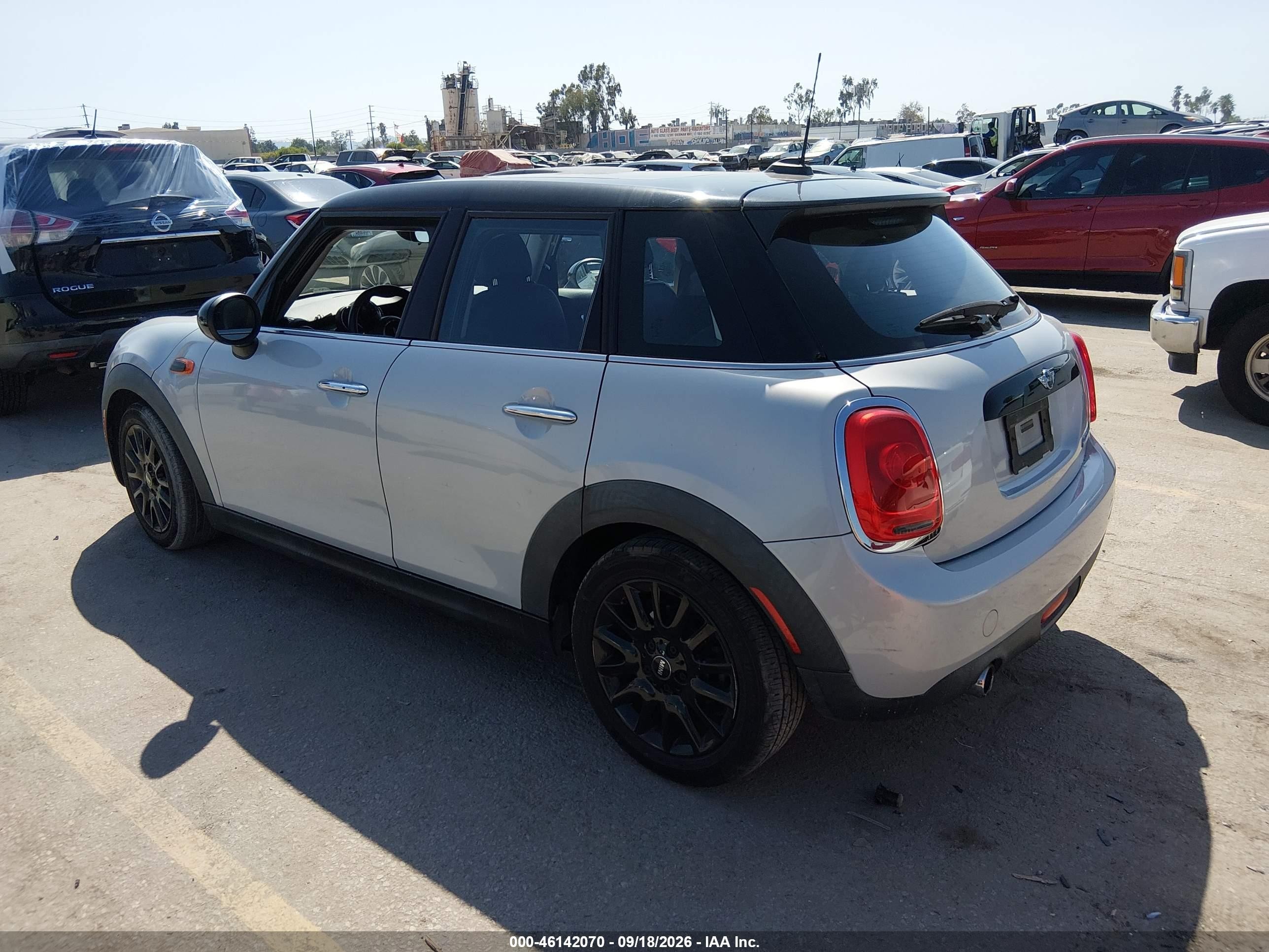 2017 Mini Hardtop VIN WMWXU1C35H2F77623 IAAI salvage auction — Rear End, Salvage (California), sold $3,200 on 2026-10-23 (photo 3)