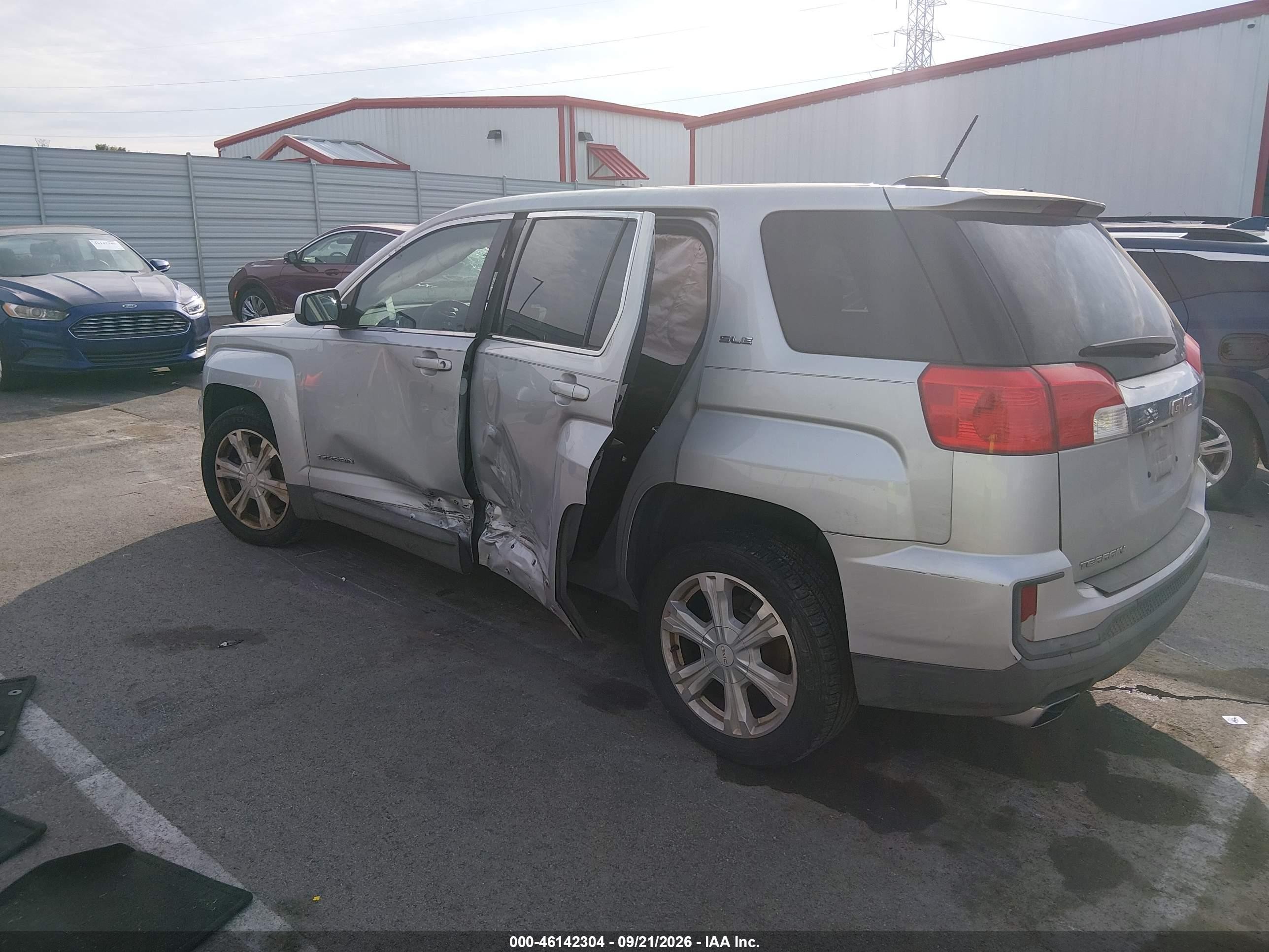 2017 GMC Terrain VIN 2GKALMEKXH6177627 IAAI salvage auction — Side, Salvage (Tennessee), sold $1,300 on 2026-10-23 (photo 3)