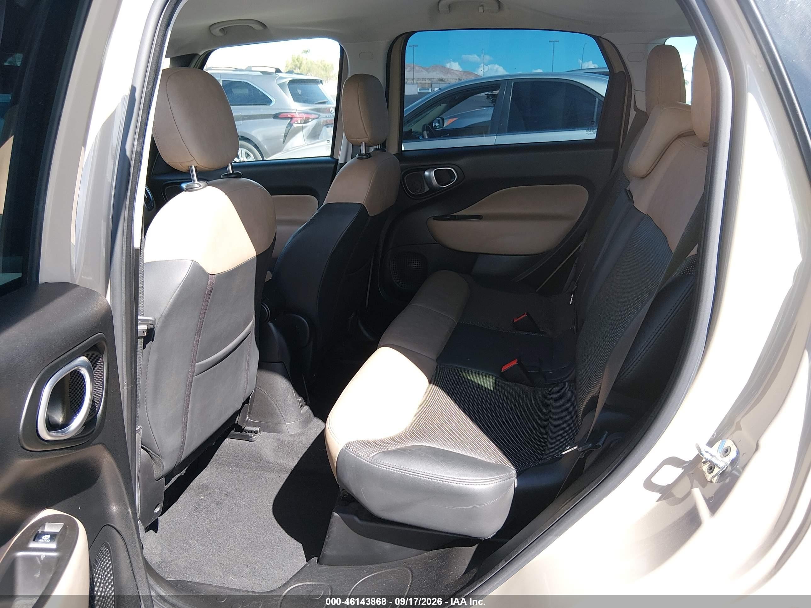 2015 Fiat 500L VIN ZFBCFACHXFZ032187 IAAI salvage auction — Normal Wear, Clear (Nevada), sold $700 on 2026-10-08 (photo 8)
