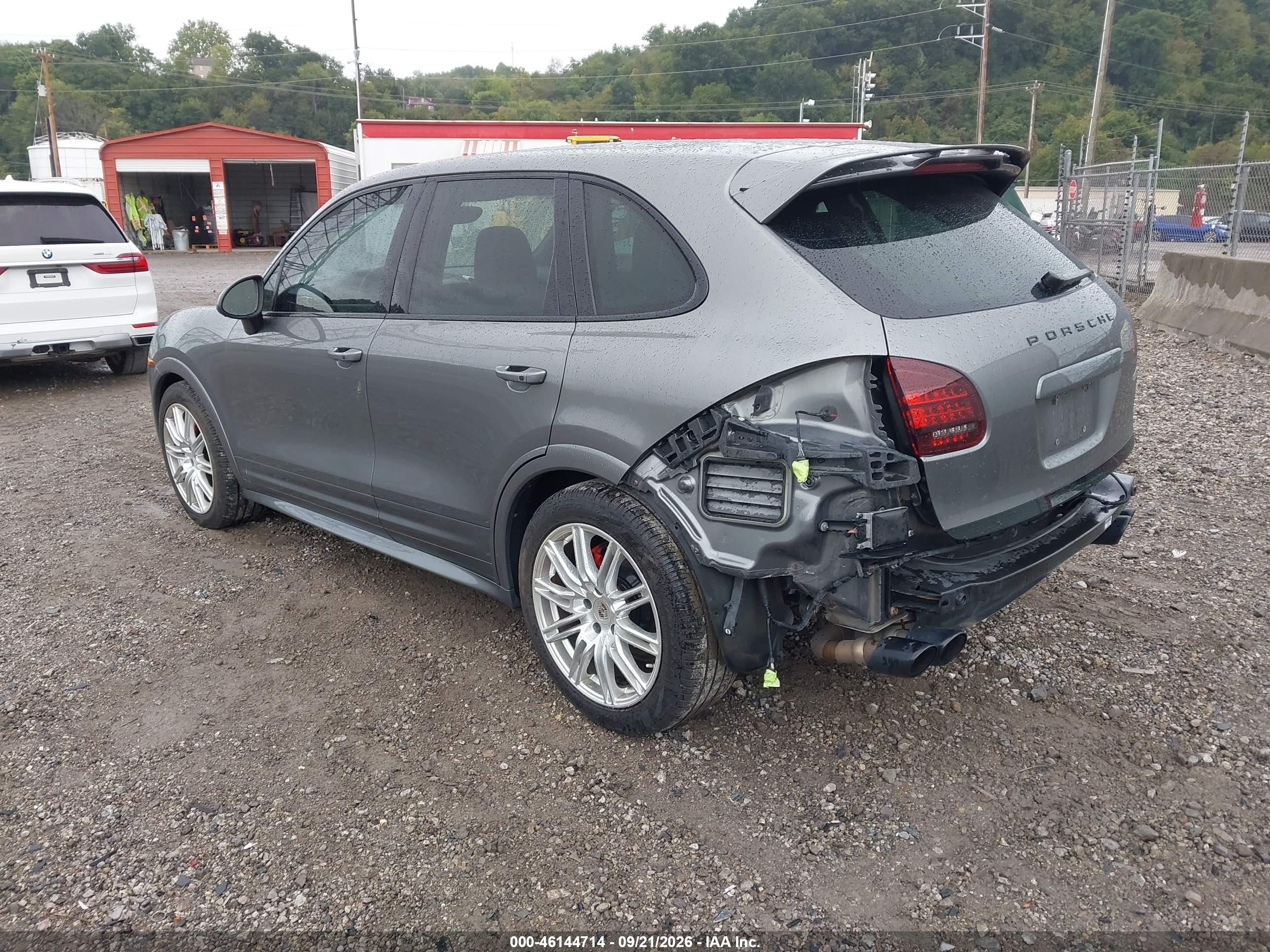 2014 Porsche Cayenne VIN WP1AD2A29ELA72873 IAAI salvage auction — Rear End, Salvage (Pennsylvania), sold $6,400 on 2026-09-29 (photo 3)