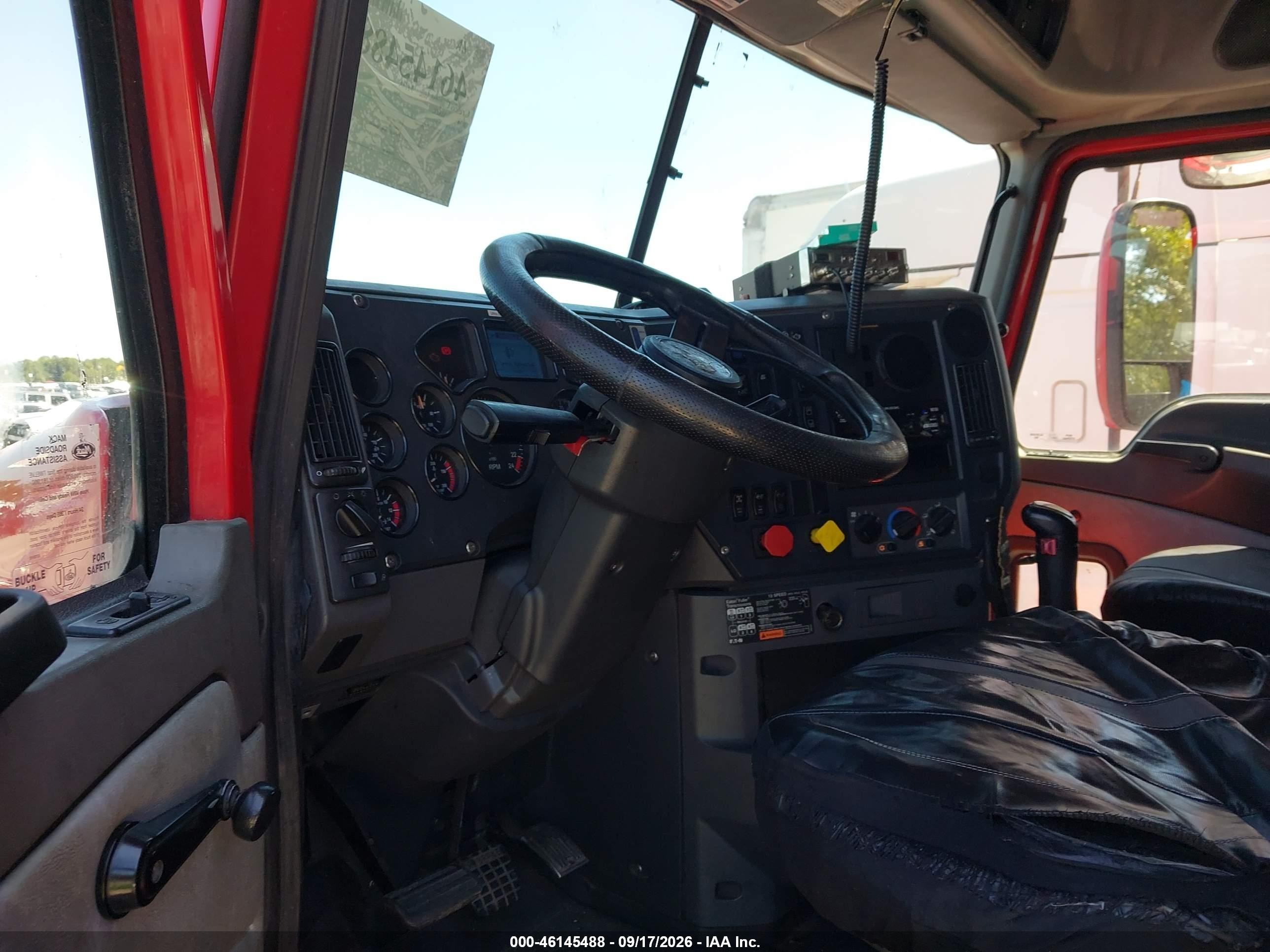 2016 Mack 600 Rd600 VIN 1M1AW07Y7GM053604 IAAI salvage auction — Repossession, Dealer (Iowa), sold $8,250 on 2026-09-30 (photo 7)