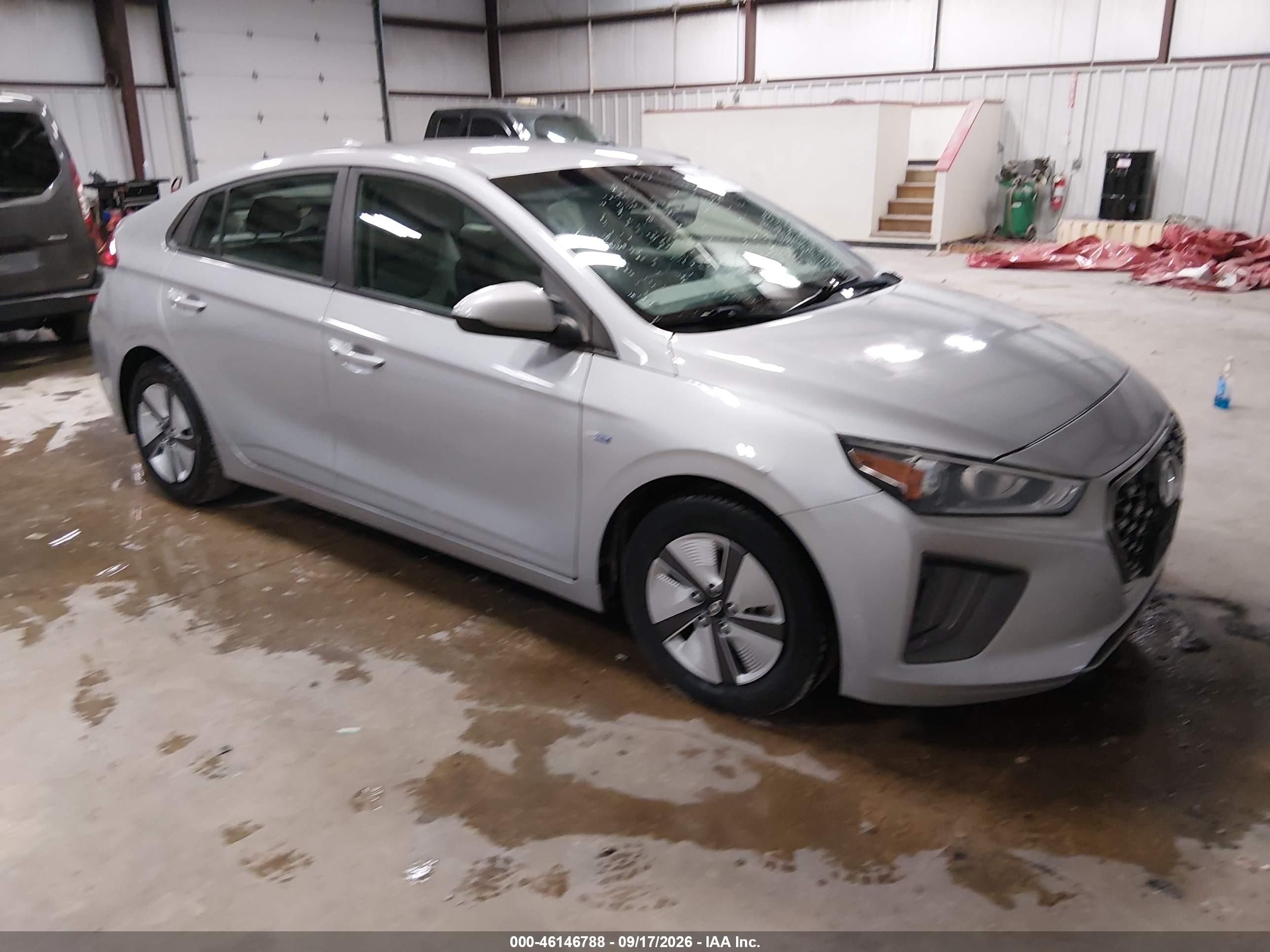 2020 Hyundai Ioniq Hybrid VIN KMHC65LC9LU220681 — IAAI salvage auction photo