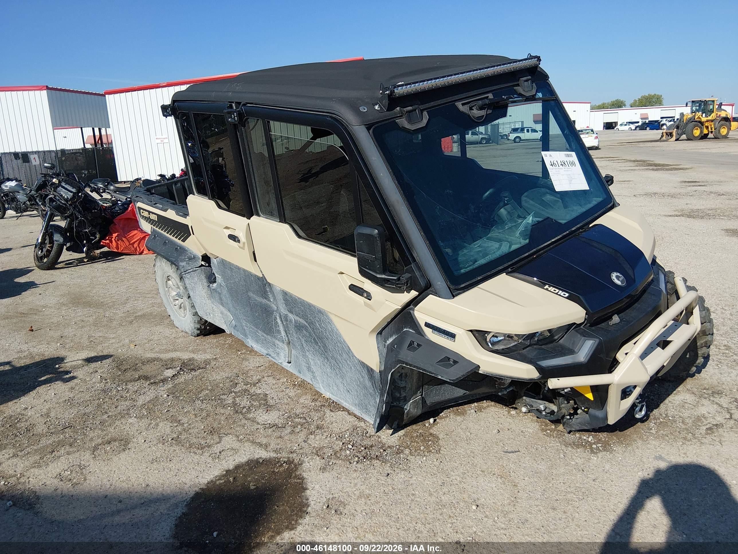 2025 Can-Am Defender VIN 3JBUUAX44SK000294 — IAAI salvage auction photo