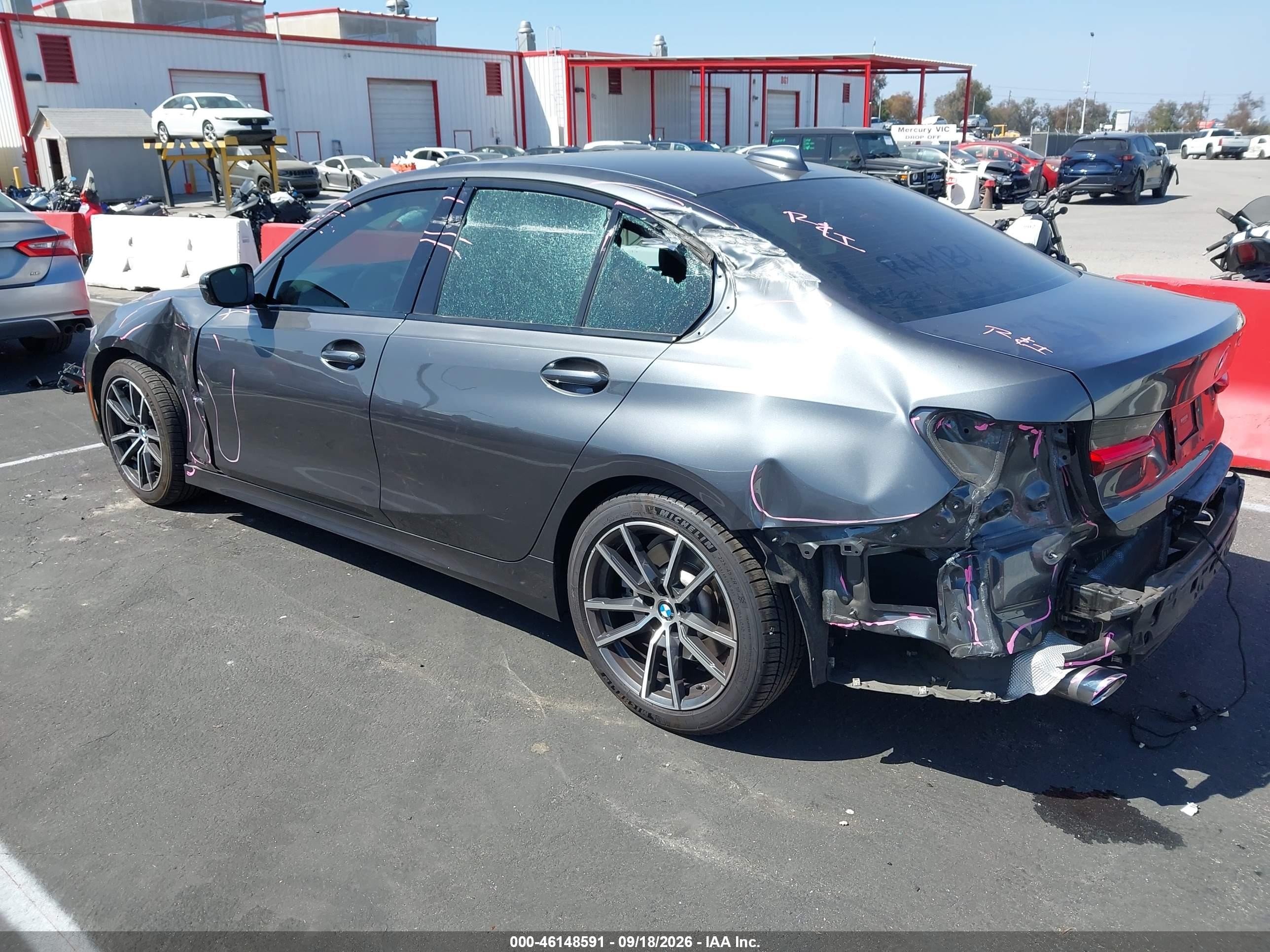 2021 BMW 3er VIN 3MW5R1J00M8B96286 IAAI salvage auction — Side, Salvage (California), sold $11,100 on 2026-09-25 (photo 3)