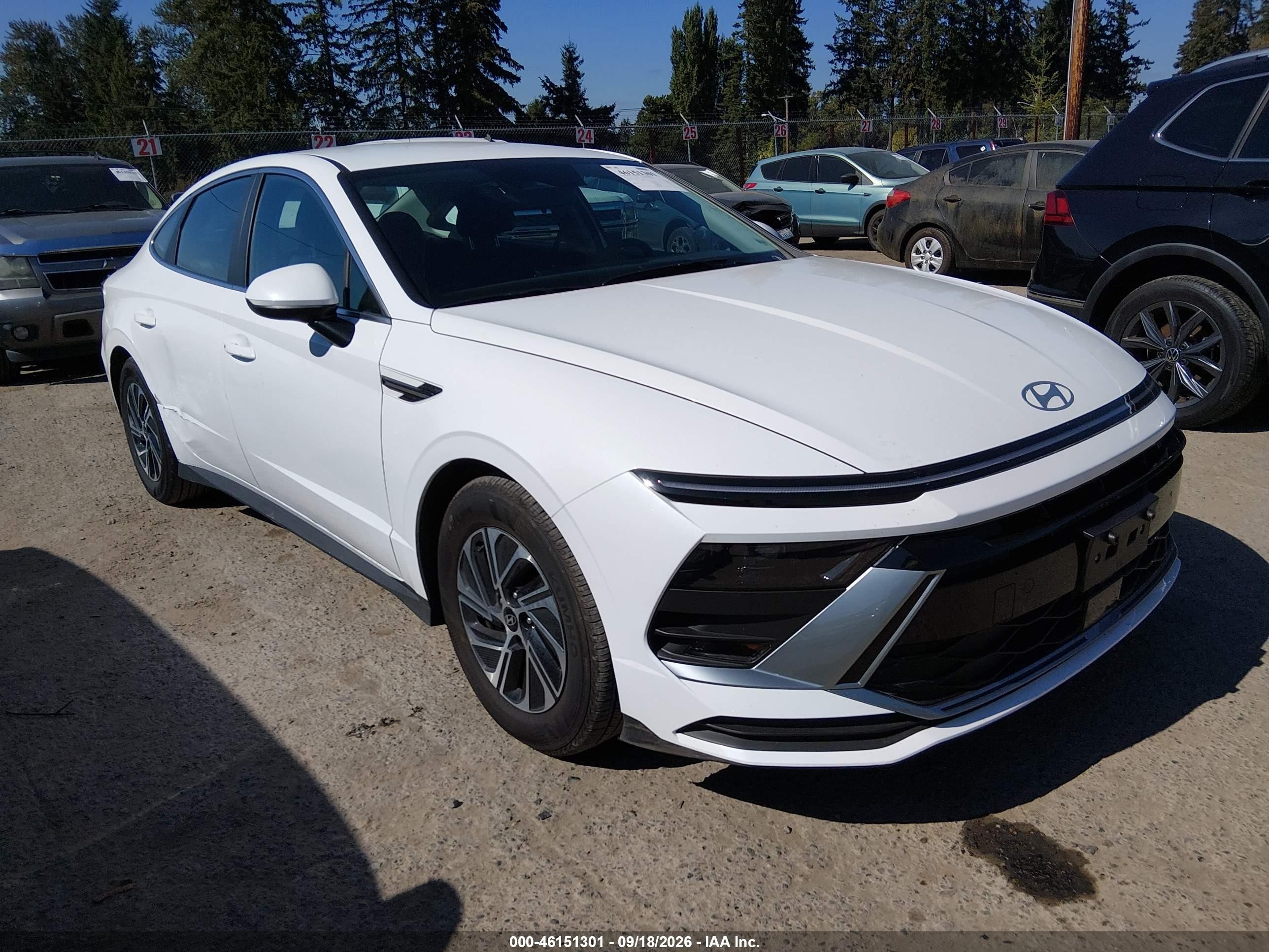 2026 Hyundai Sonata Hybrid VIN KMHL24JJ0TA163165 — IAAI salvage auction photo