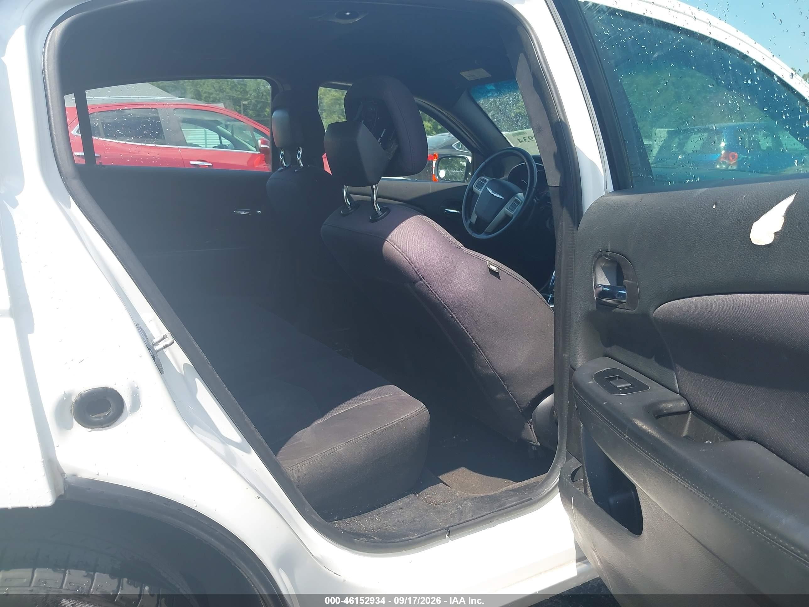 2014 Chrysler 200 VIN 1C3CCBBB7EN185130 IAAI salvage auction — Normal Wear, Repossession Paperwork (Georgia), sold $750 on 2026-10-09 (photo 8)