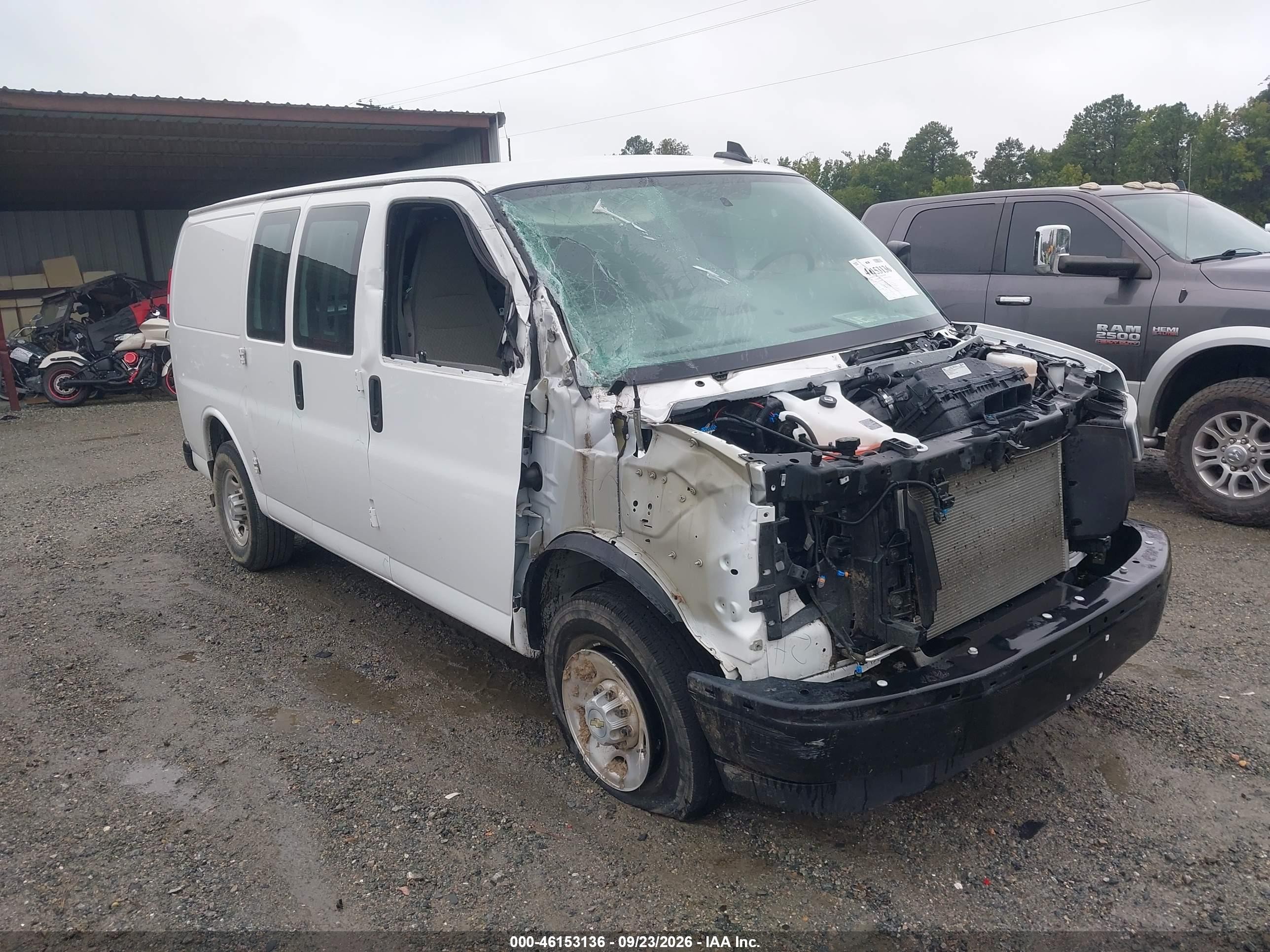 2024 Chevrolet Express Cargo VIN 1GCWGAFP9R1188315 — IAAI salvage auction photo