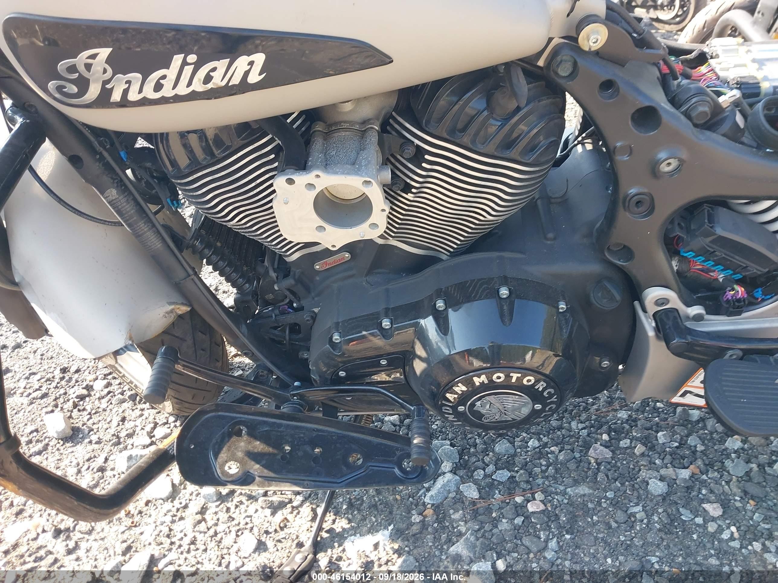 2023 Indian Motorcycle Co. ROADMASTER VIN 56KTKDBB9P3422140 IAAI salvage auction — Front End, Salvage (Virginia), sold $600 on 2026-10-20 (photo 9)