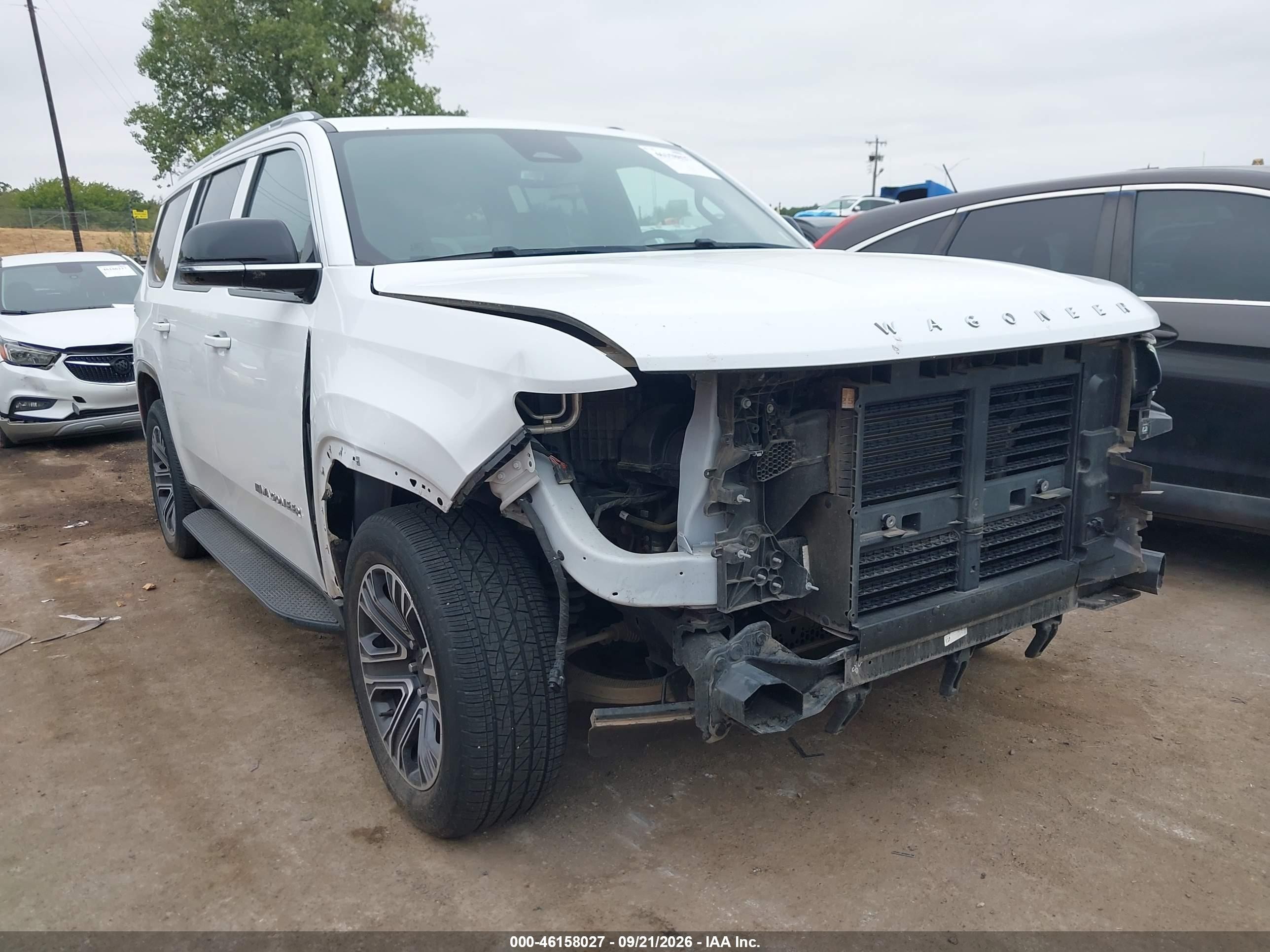 2024 Jeep Wagoneer VIN 1C4SJUBP1RS136730 — IAAI salvage auction photo