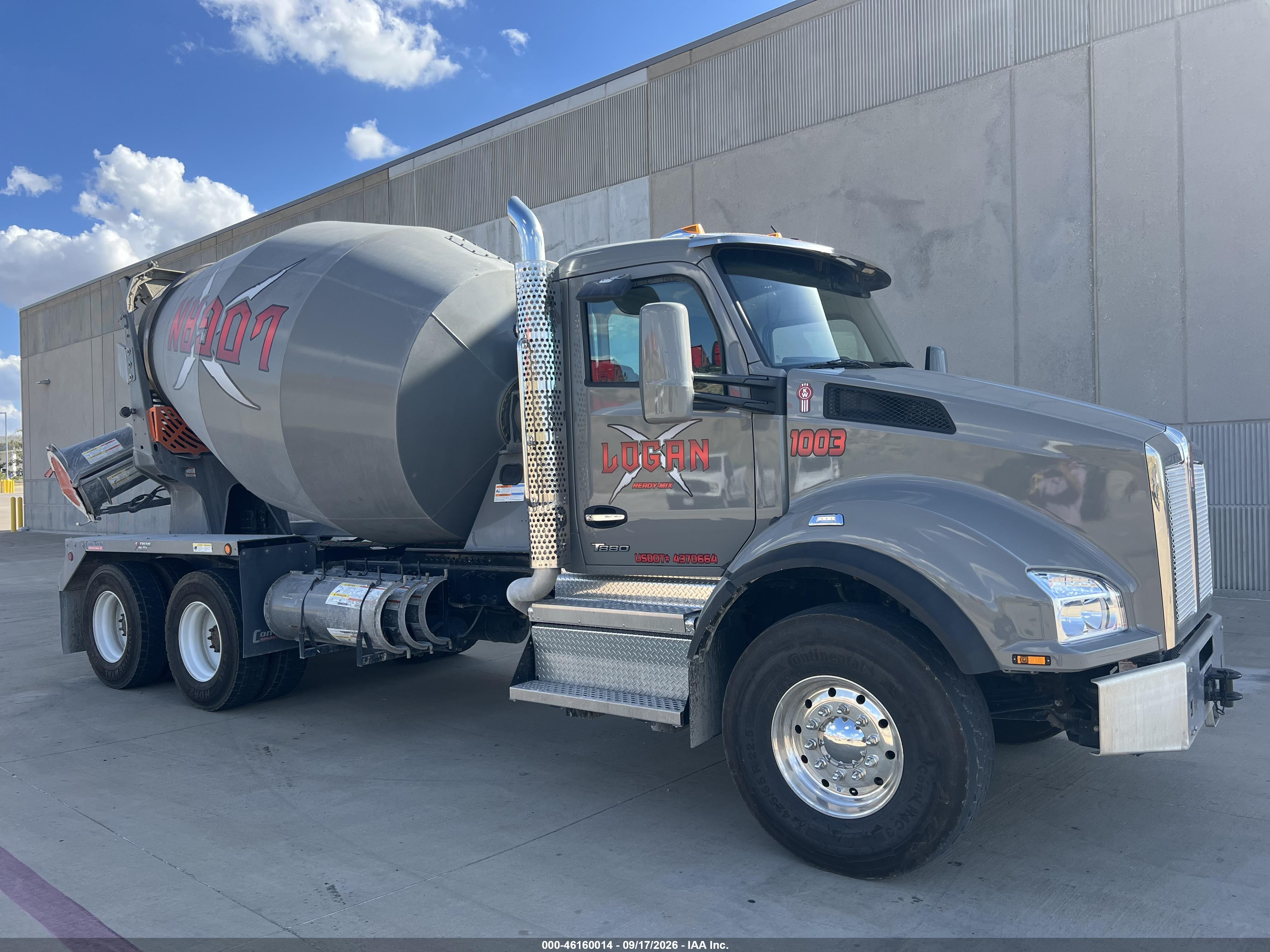 2026 Kenworth T880 VIN 1NKZLK0X3TJ215053 — IAAI salvage auction photo