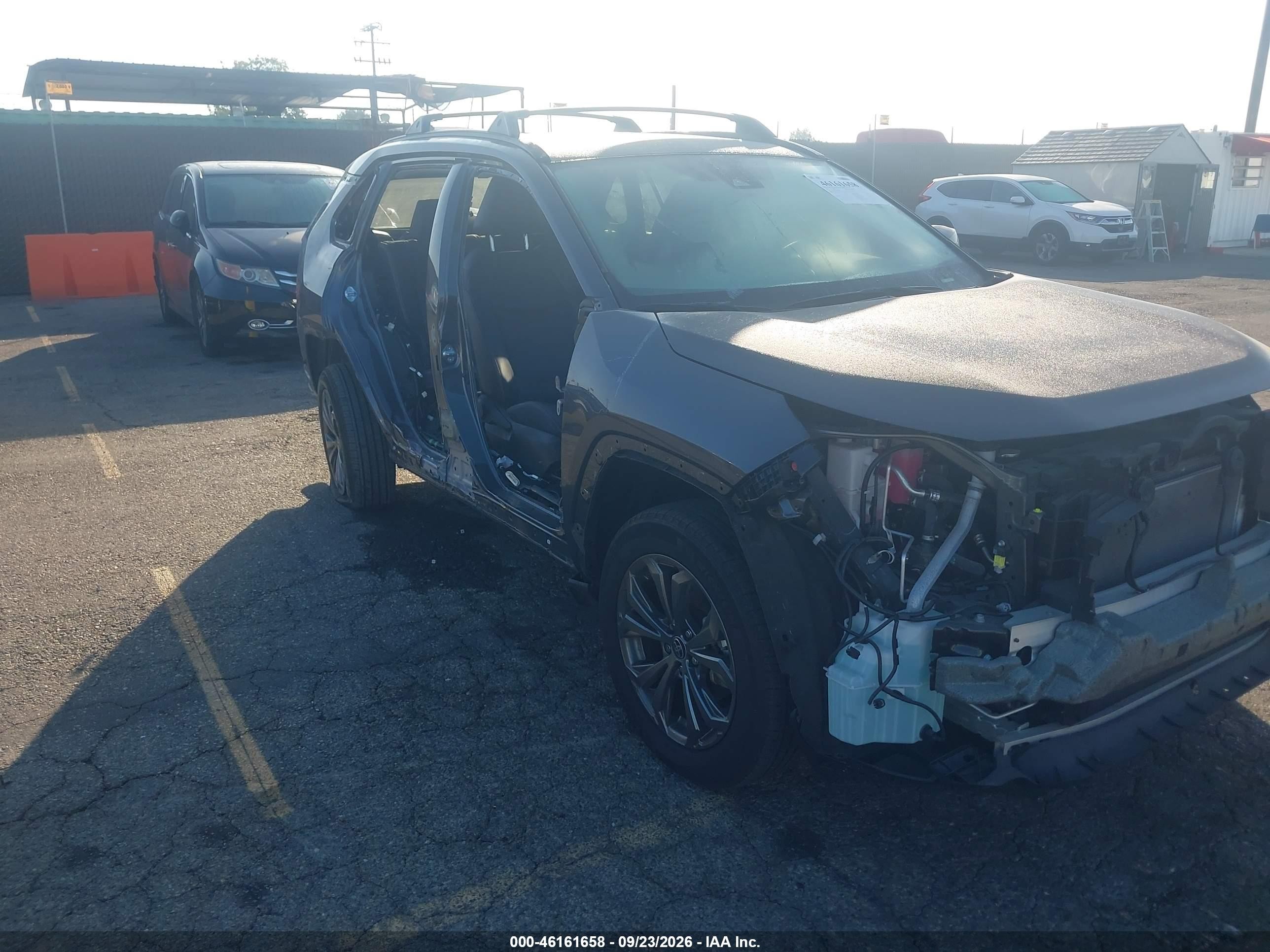 2025 Toyota RAV4 Hybrid VIN 2T3B6RFV8SW083870 — IAAI salvage auction photo