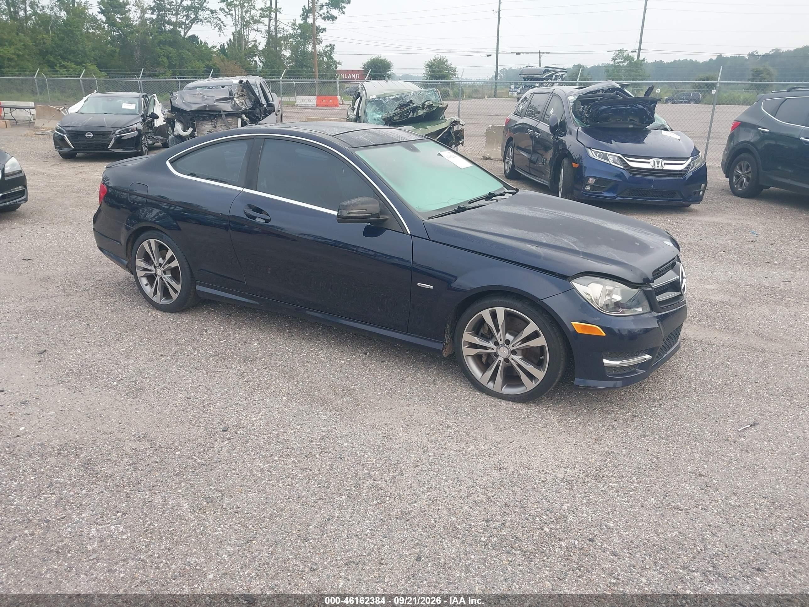 2015 Mercedes-benz C-klasse VIN WDDGJ4HB9FG391003 IAAI salvage auction — Unknown, Clear (Georgia), sold $2,200 on 2026-10-04 (photo 1)
