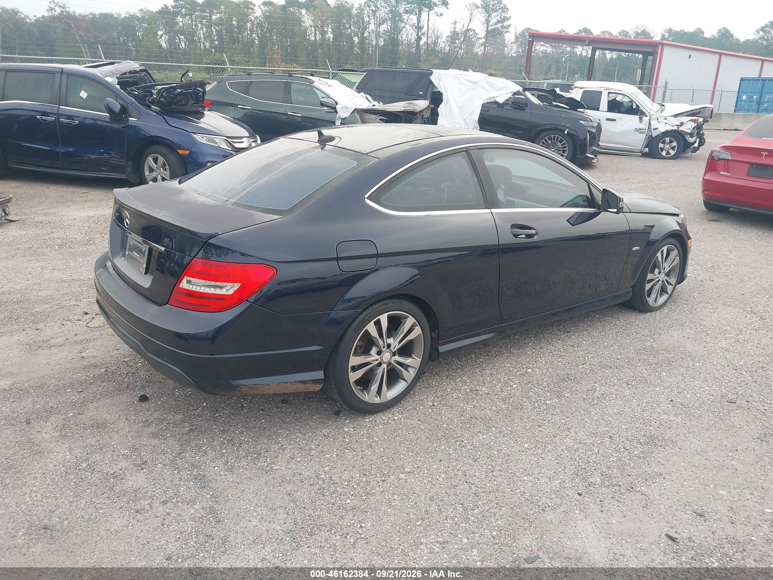 2015 Mercedes-benz C-klasse VIN WDDGJ4HB9FG391003 IAAI salvage auction — Unknown, Clear (Georgia), sold $2,200 on 2026-10-04 (photo 4)