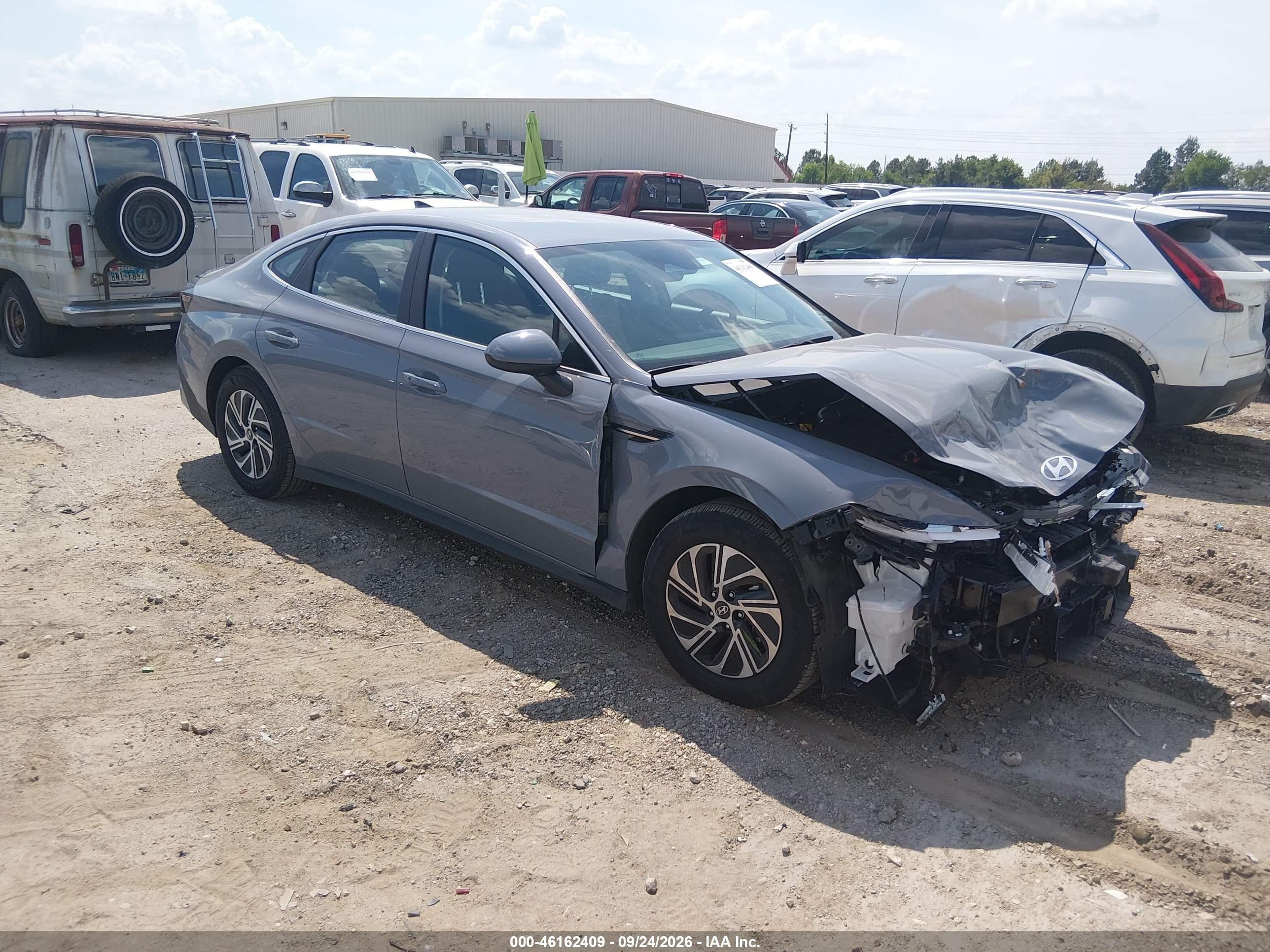 2026 Hyundai Sonata Hybrid VIN KMHL24JJ1TA174434 — IAAI salvage auction photo