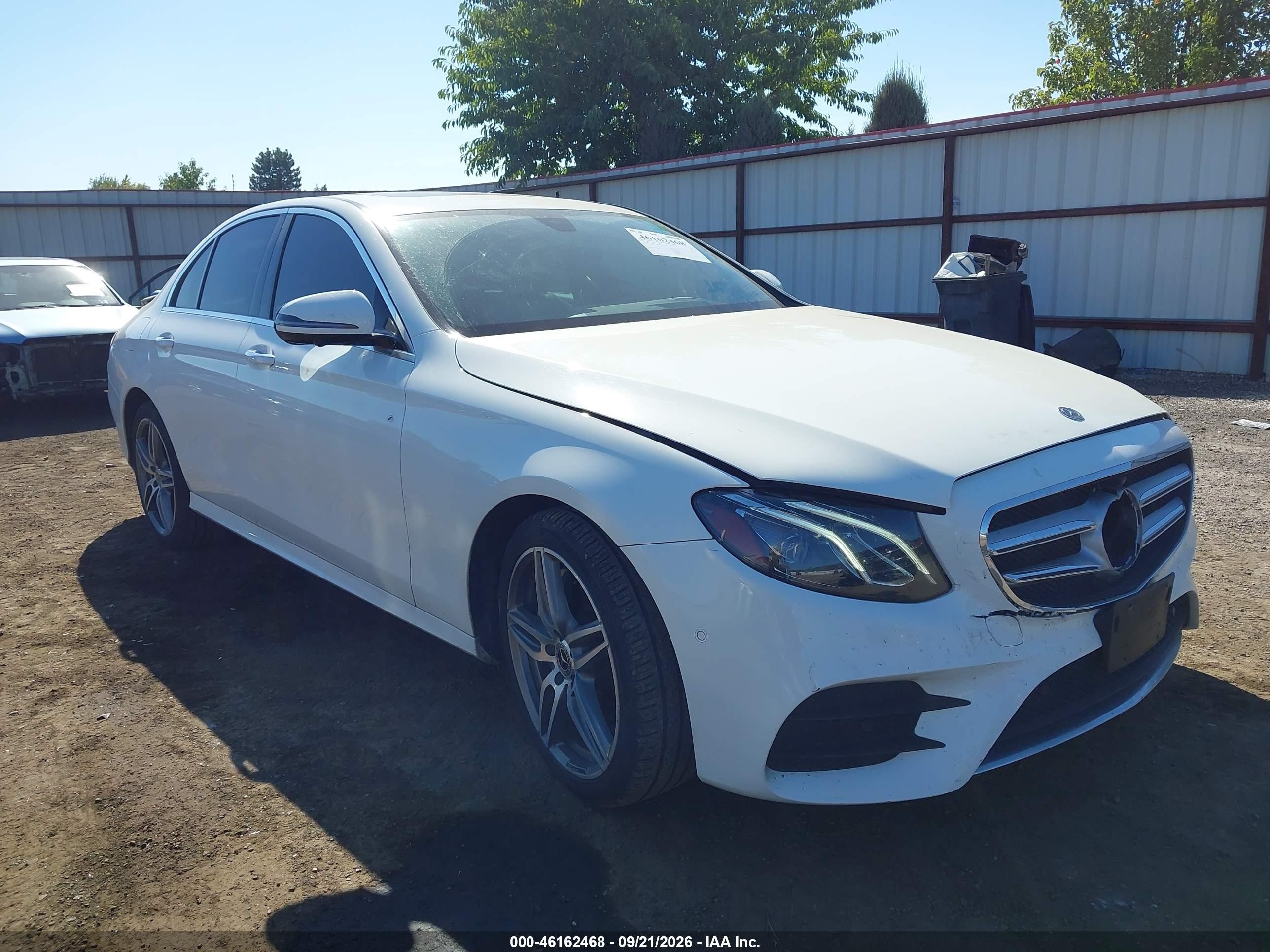 2019 Mercedes-Benz E-Class VIN WDDZF4KB0KA489871 — IAAI salvage auction photo
