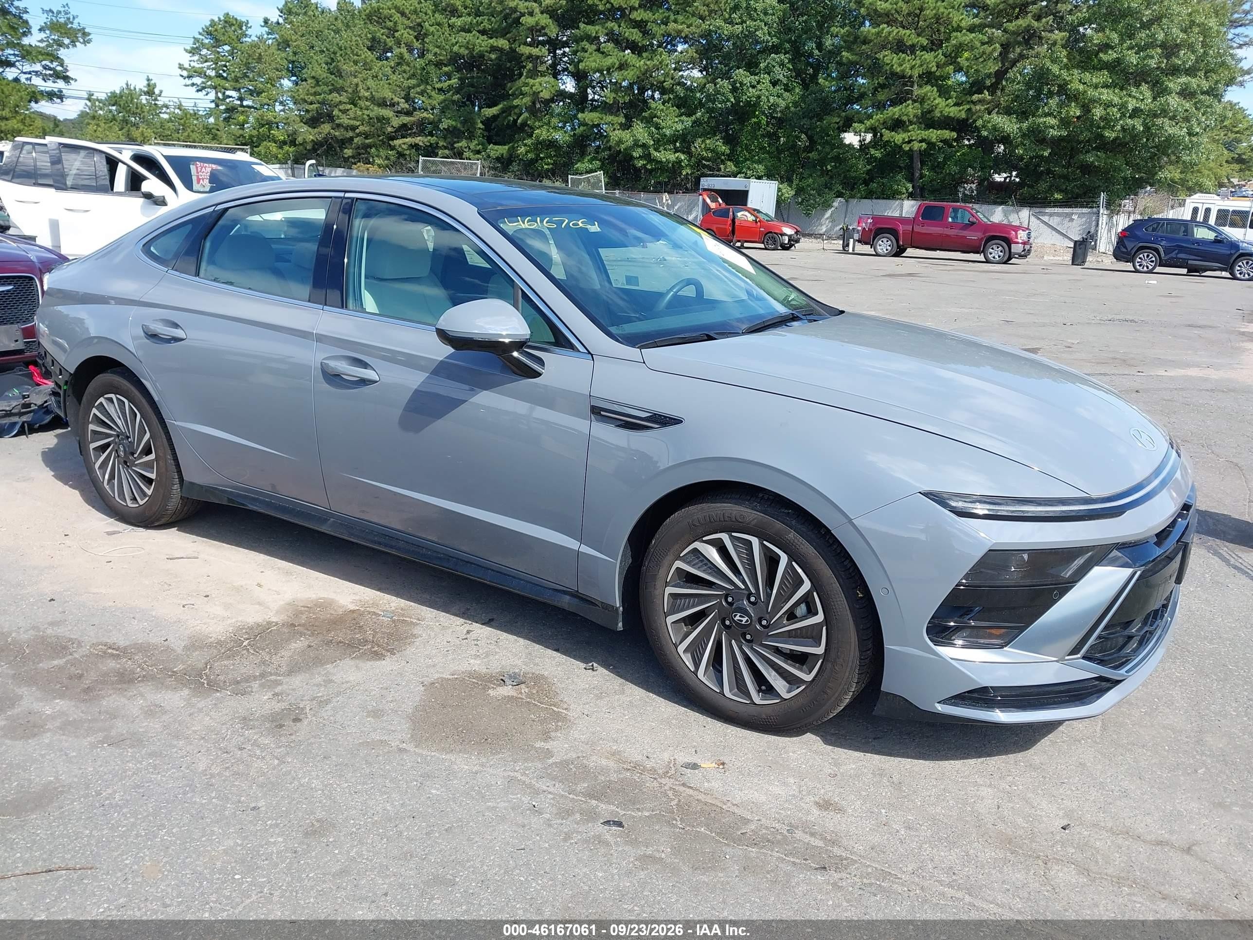 2025 Hyundai Sonata Hybrid VIN KMHL54JJ8SA106119 — IAAI salvage auction photo