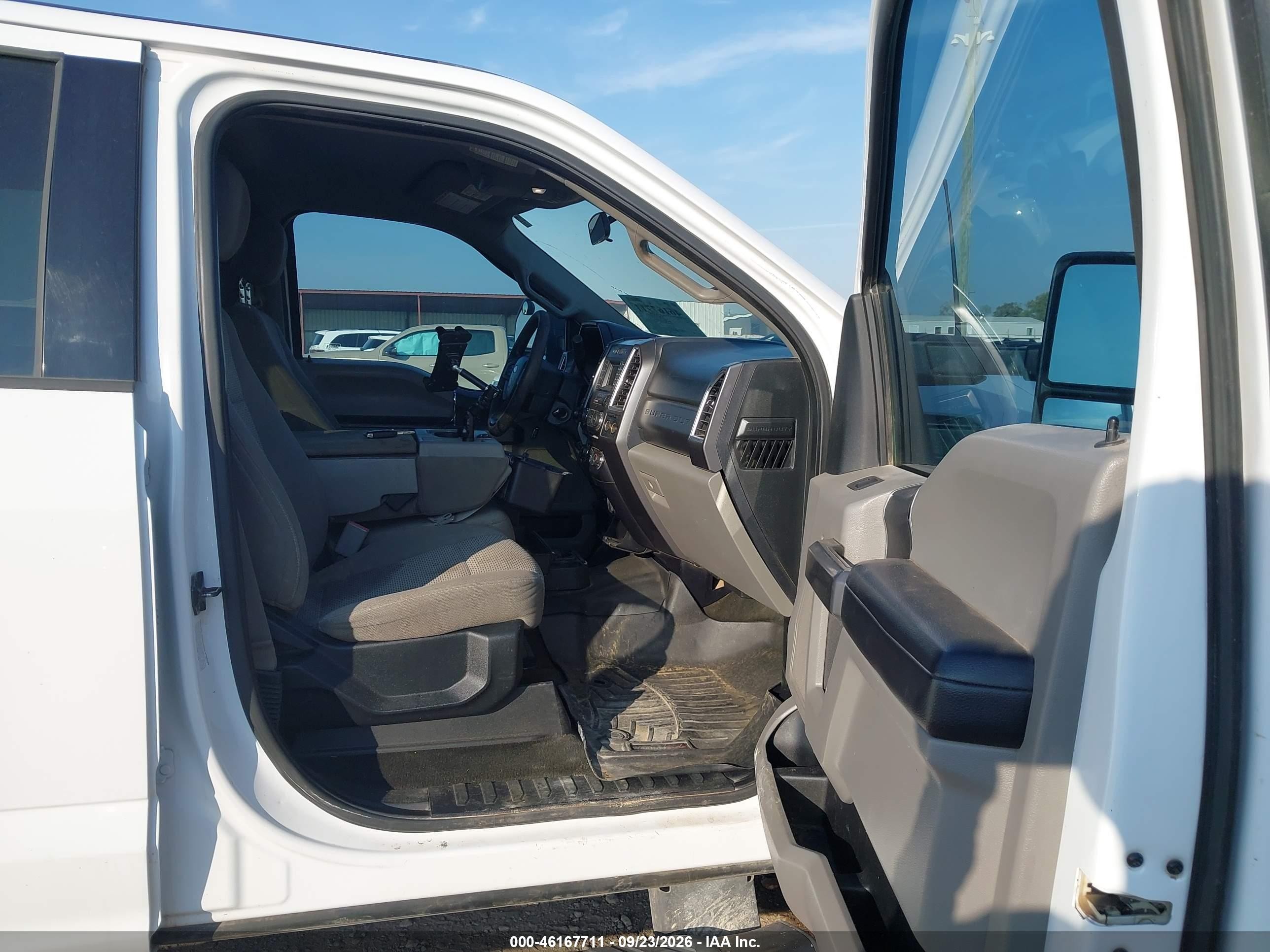 2017 Ford F-350 VIN 1FT8W3BT3HED18591 IAAI salvage auction — Rear End, Enterprise Vehicles Clear Only (Texas), sold $7,450 on 2026-09-29 (photo 5)