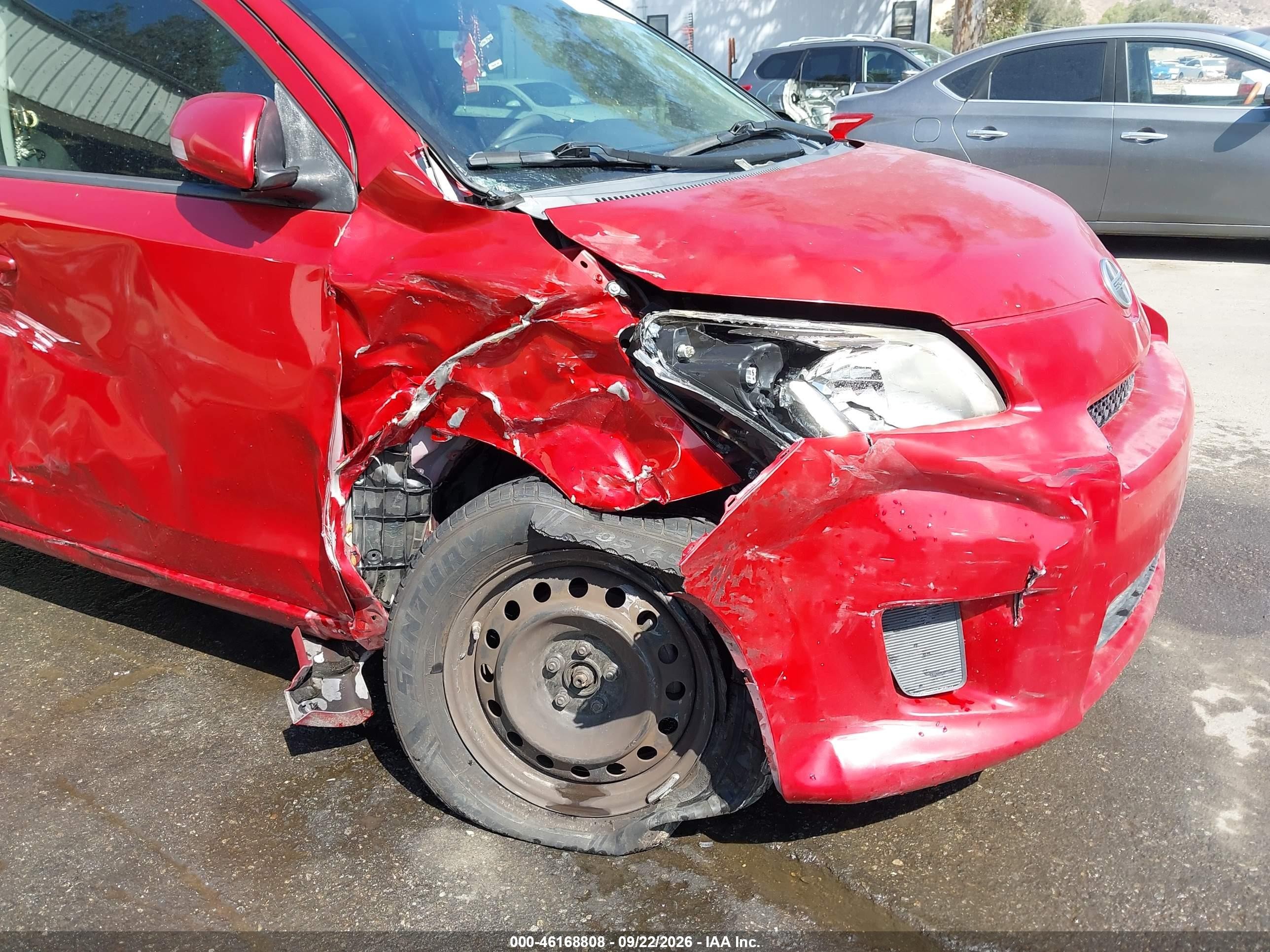 2014 Scion xD VIN JTKKUPB43E1046521 IAAI salvage auction — Side, Salvage (California), sold $1,325 on 2026-10-01 (photo 6)