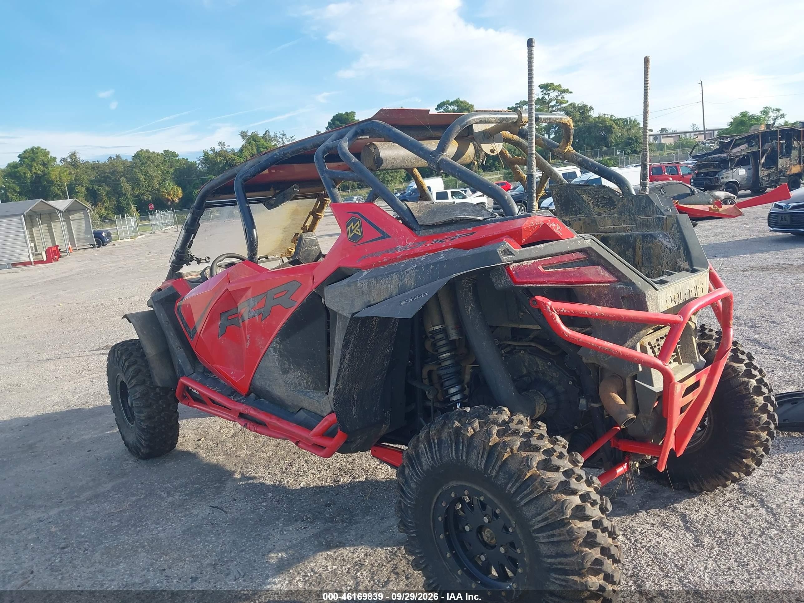 2020 Polaris Rzr VIN 3NSR4B925LG825252 IAAI salvage auction — Side, Clear (Florida), sold $7,650 on 2026-10-10 (photo 3)