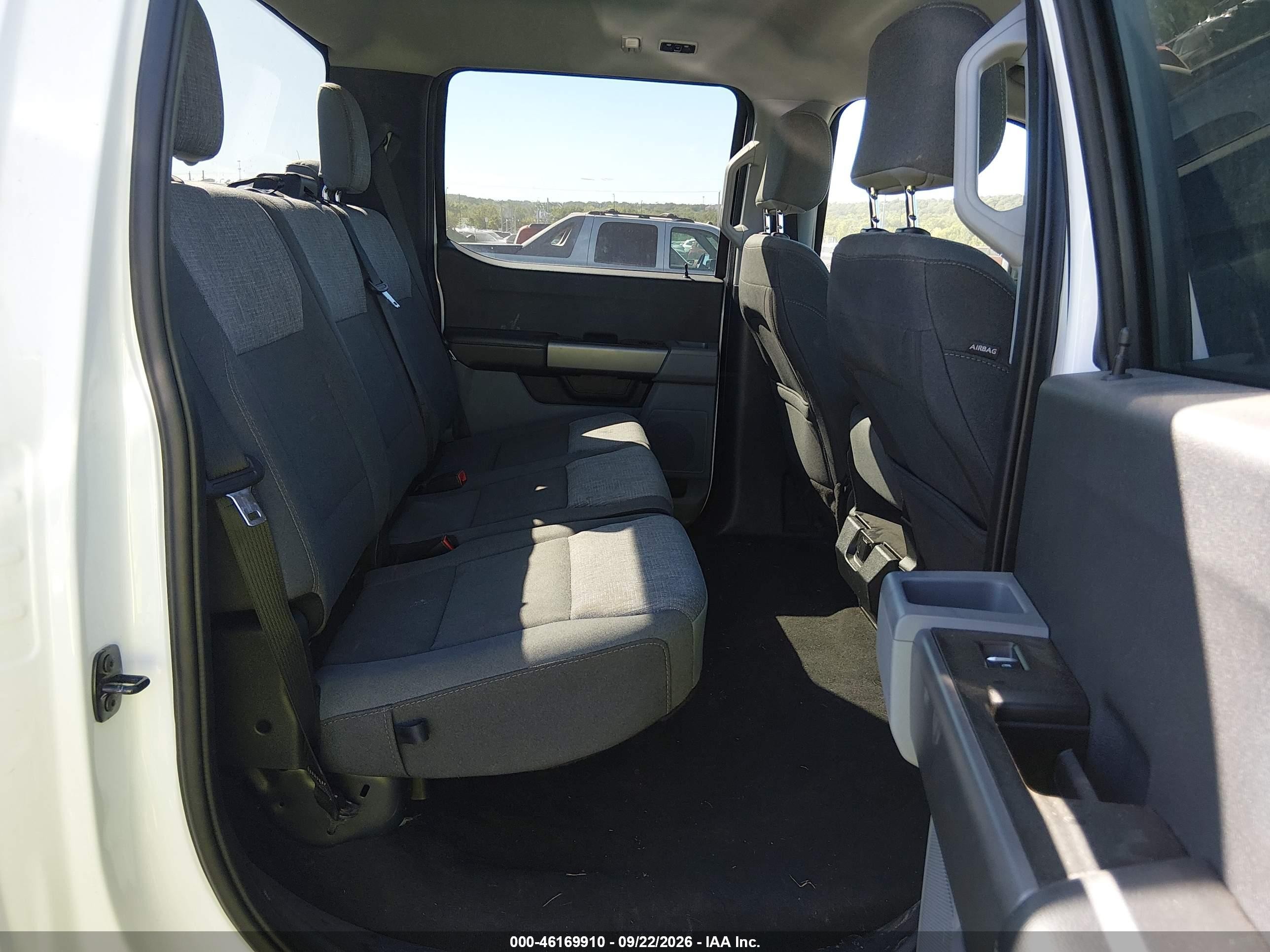 2025 Ford F-250 VIN 1FT7W2BT7SEC99279 IAAI salvage auction — Normal Wear, Enterprise Vehicles Clear Only (Texas), sold $31,250 on 2026-09-25 (photo 8)