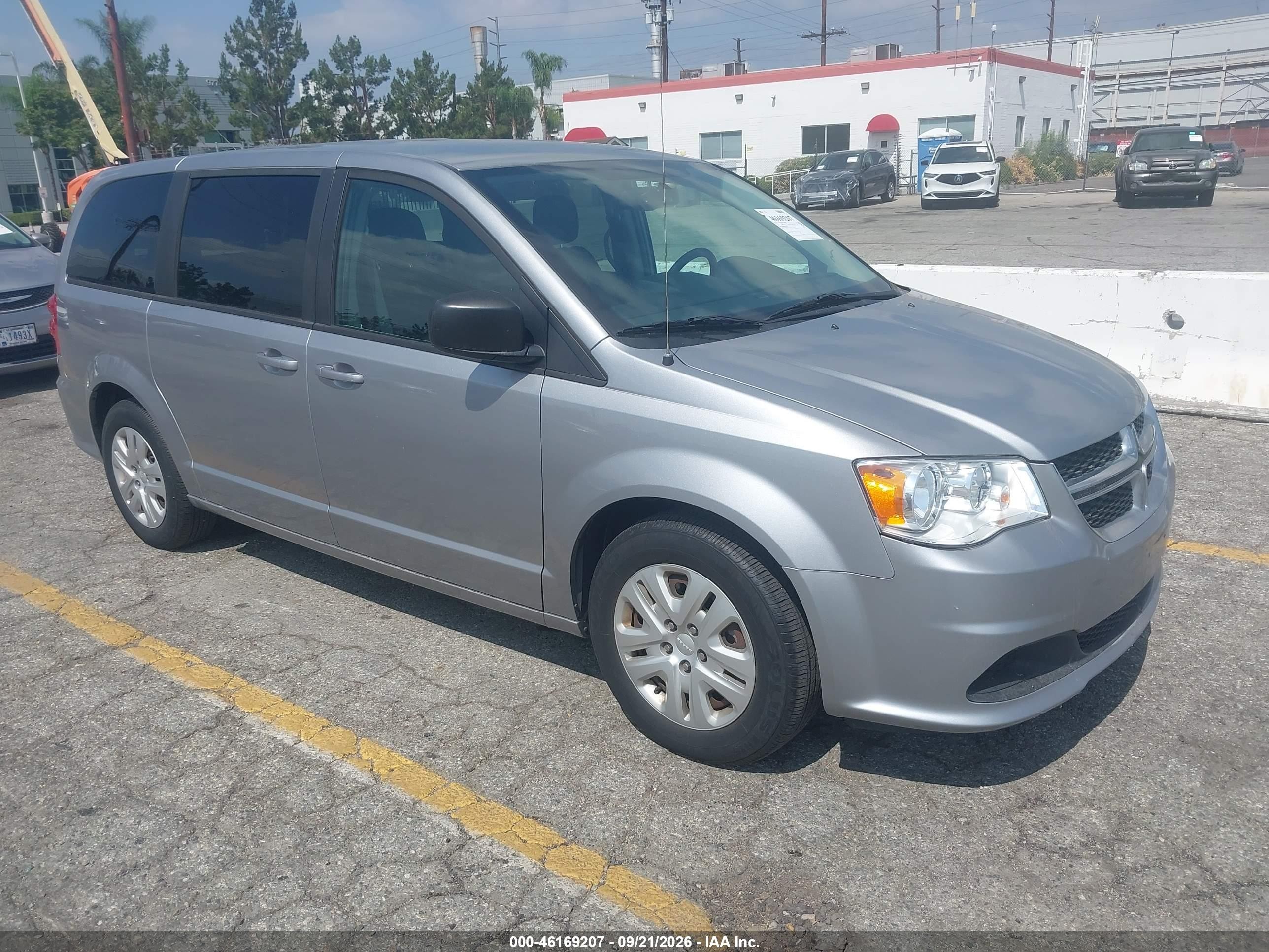 2018 Dodge Grand Caravan VIN 2C4RDGBG8JR248597 — IAAI salvage auction photo