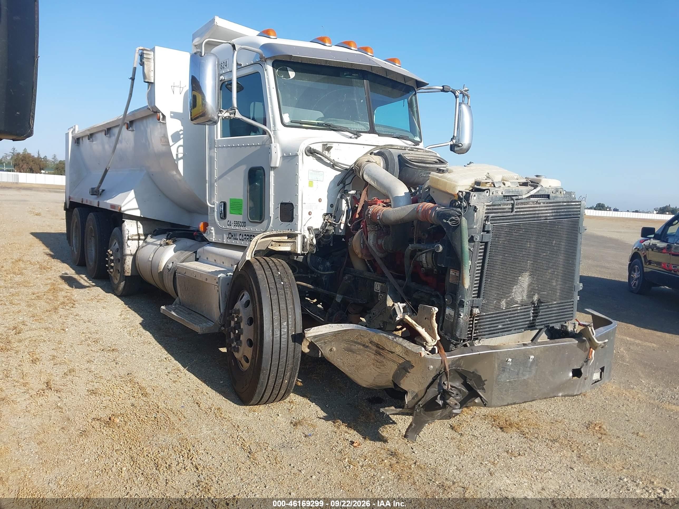 2013 Peterbilt 386 VIN 1XPHD49X0DD178373 — IAAI salvage auction photo