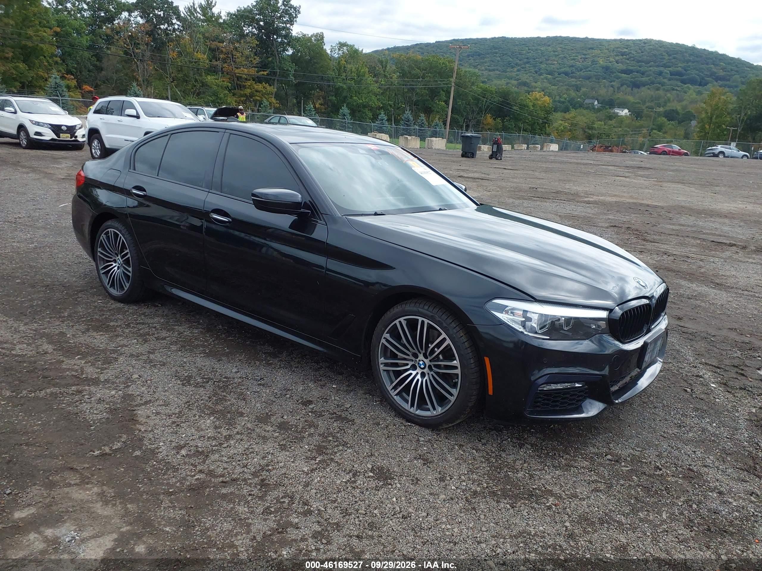 2018 BMW 5 Series VIN WBAJE7C52JWD53716 — IAAI salvage auction photo