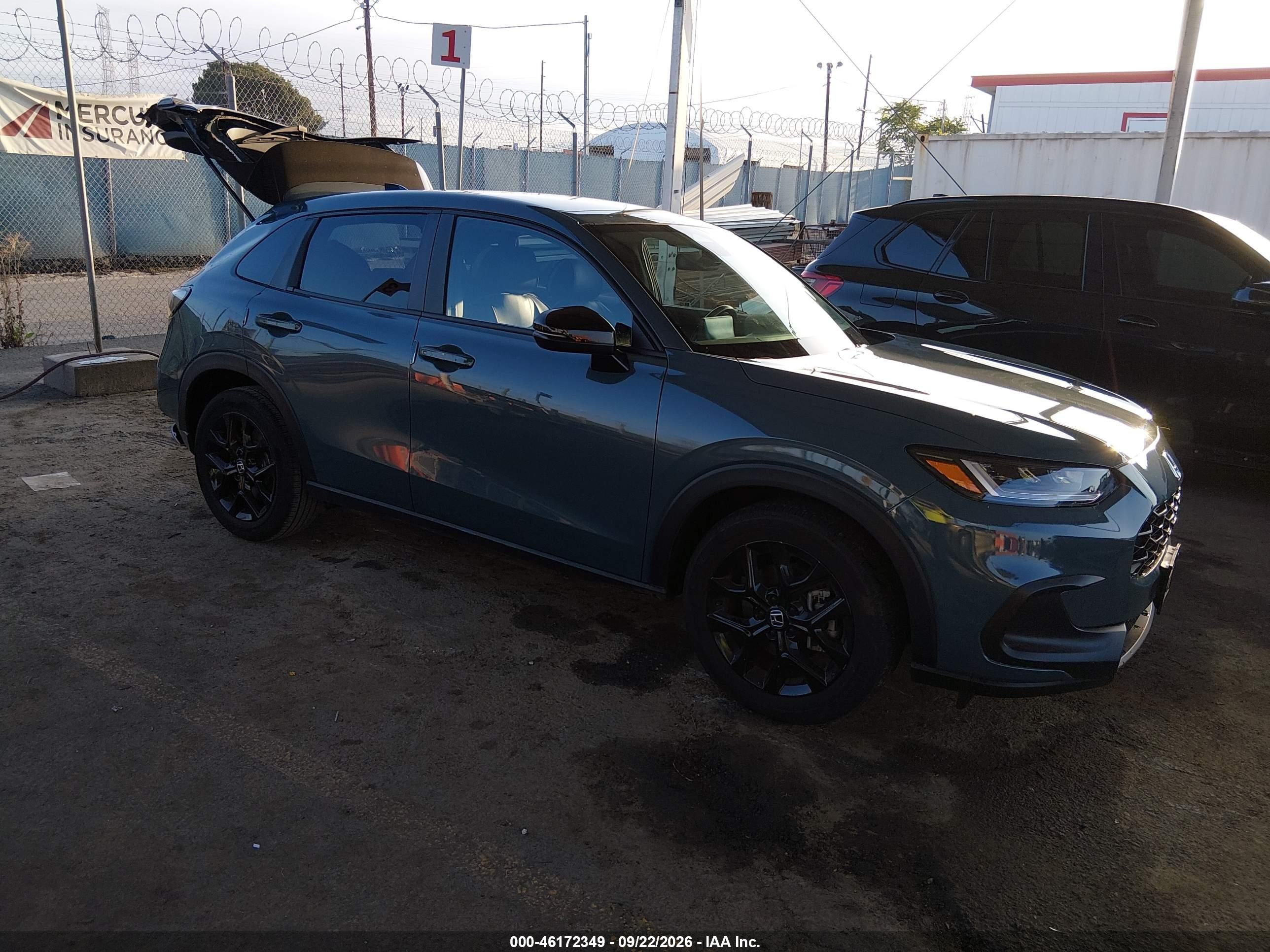 2025 Honda HR-V VIN 3CZRZ1H58SM735645 — IAAI salvage auction photo