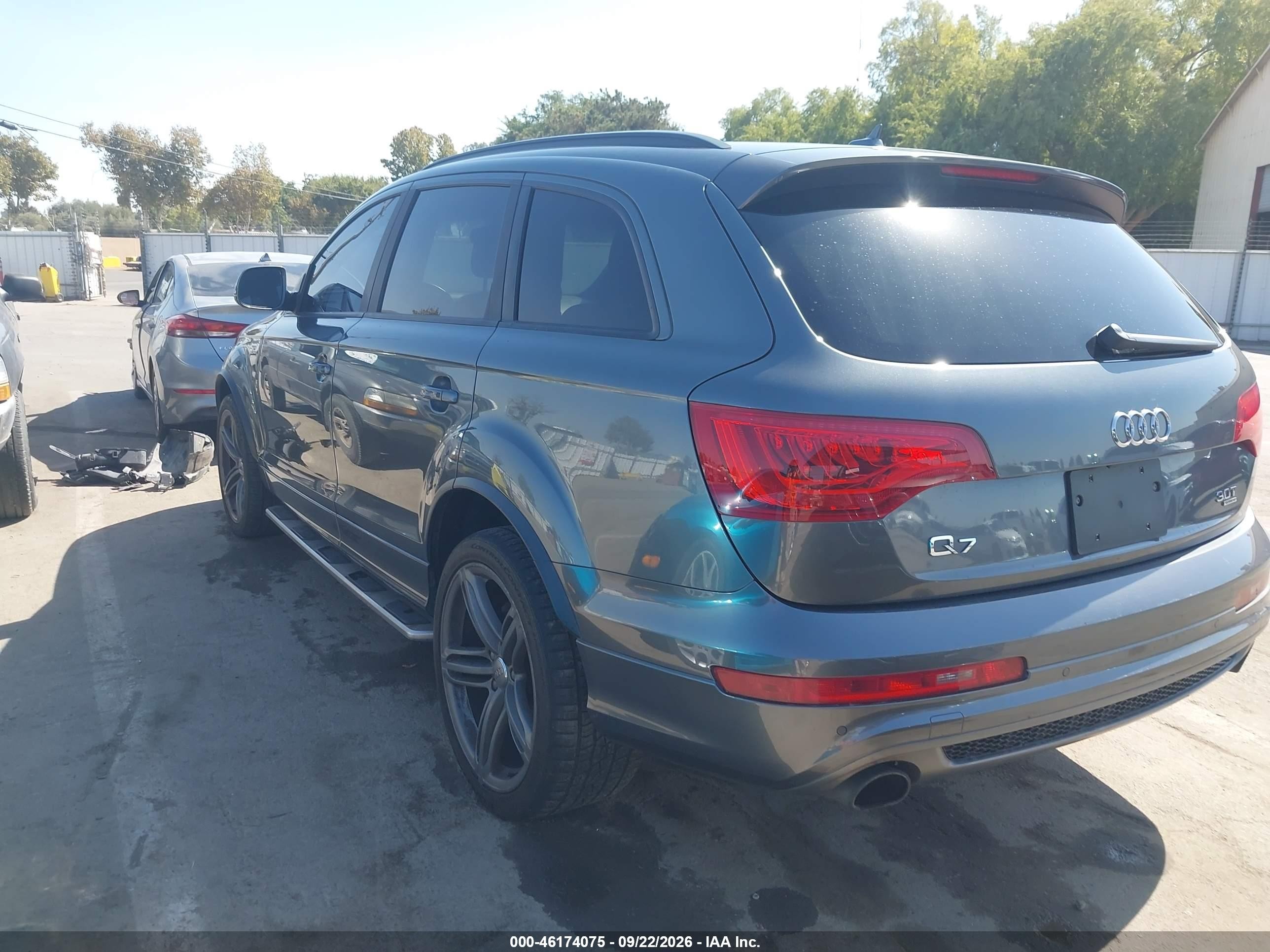 2014 Audi Q7 VIN WA1DGAFEXED000989 IAAI salvage auction — Normal Wear, Clear - Dealer Only (California), sold $1,675 on 2026-10-08 (photo 3)