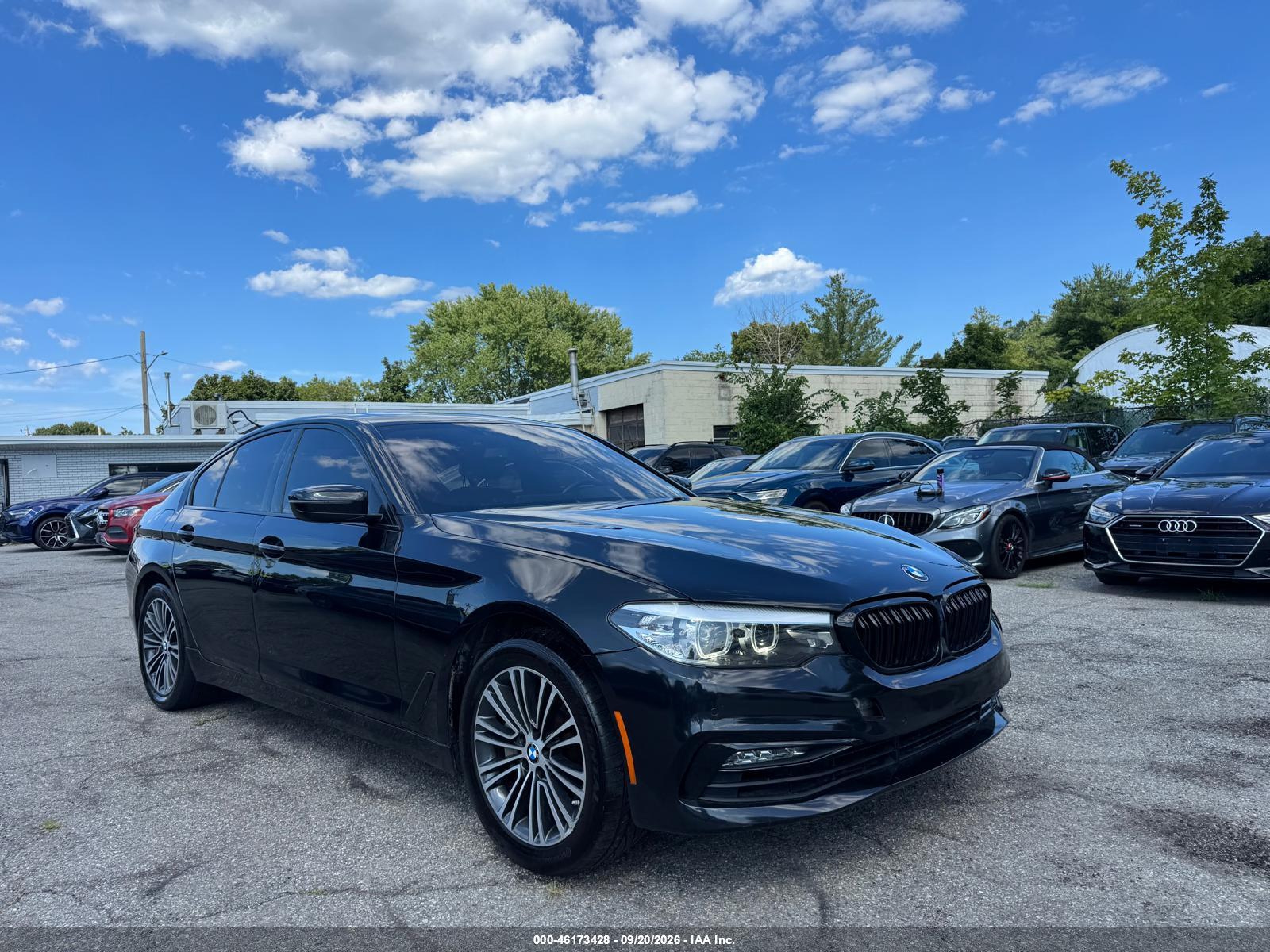 2018 BMW 5 Series VIN WBAJE7C55JG891091 — IAAI salvage auction photo