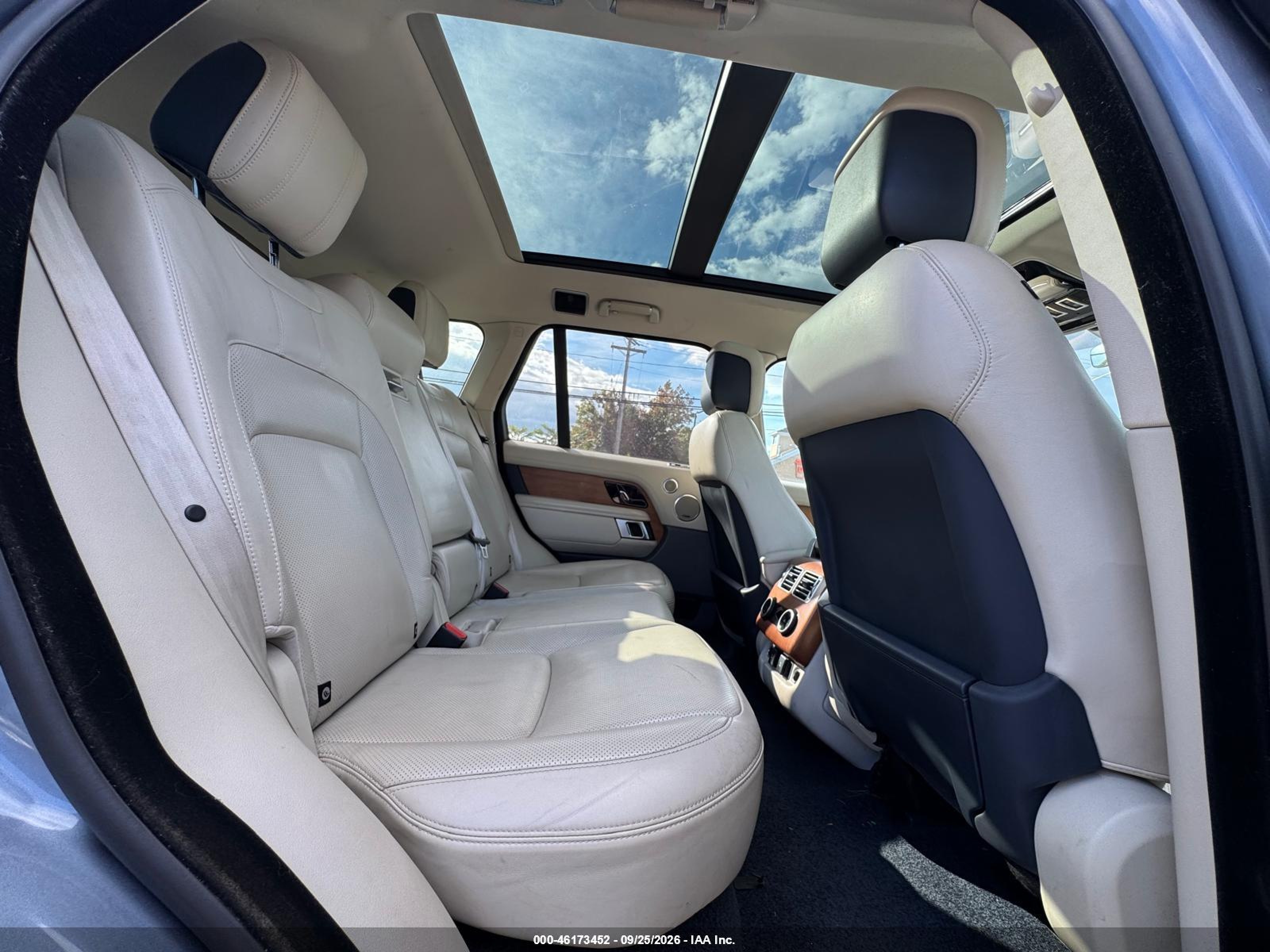 2019 Land Rover Range Rover VIN SALGS2SV7KA539380 IAAI salvage auction — Mechanical, Clear (Massachusetts), sold $16,500 on 2026-10-01 (photo 6)