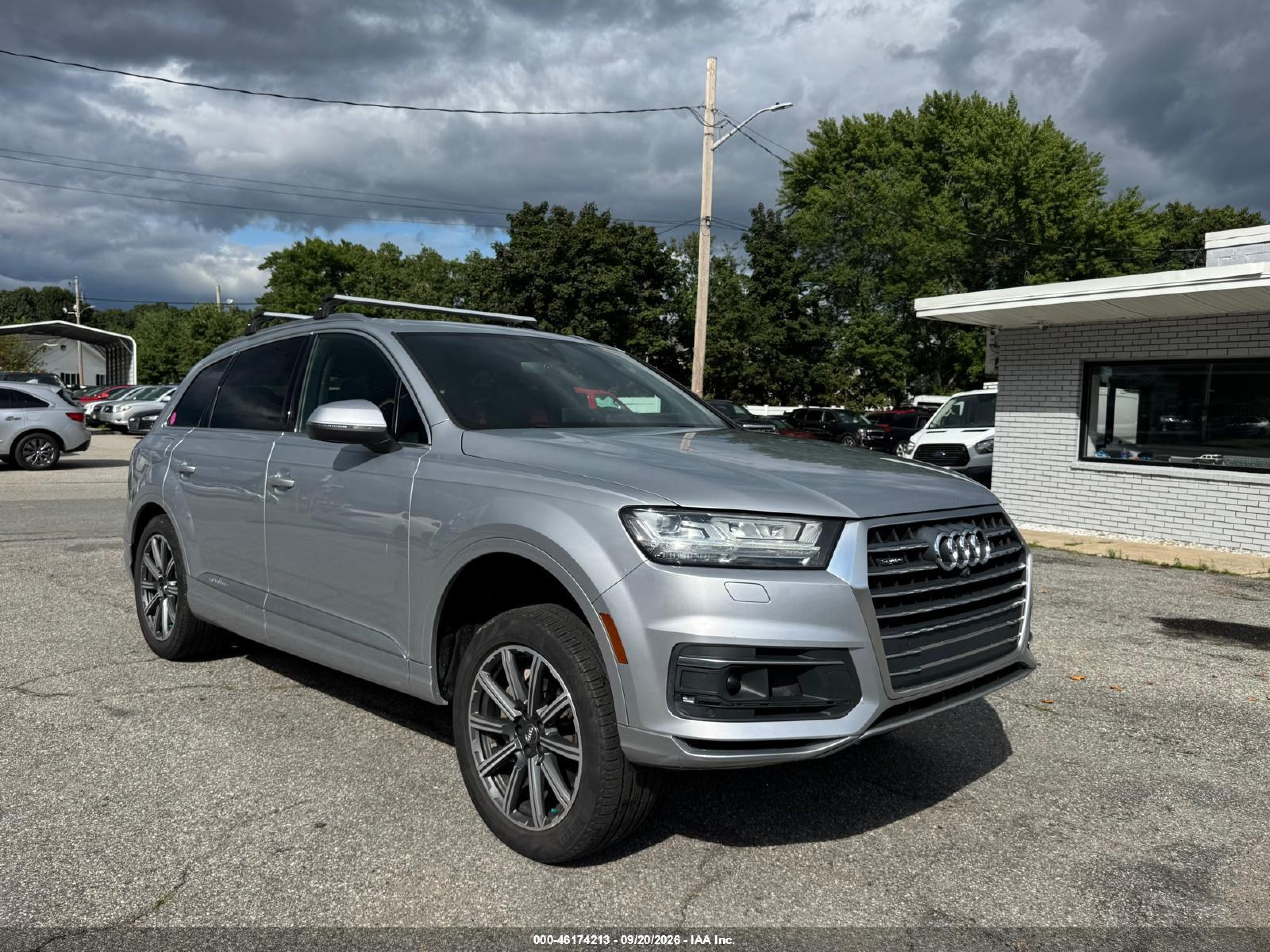2018 Audi Q7 VIN WA1VAAF71JD019111 IAAI salvage auction — Suspension, Original (Ohio), sold $8,500 on 2026-10-19 (photo 1)
