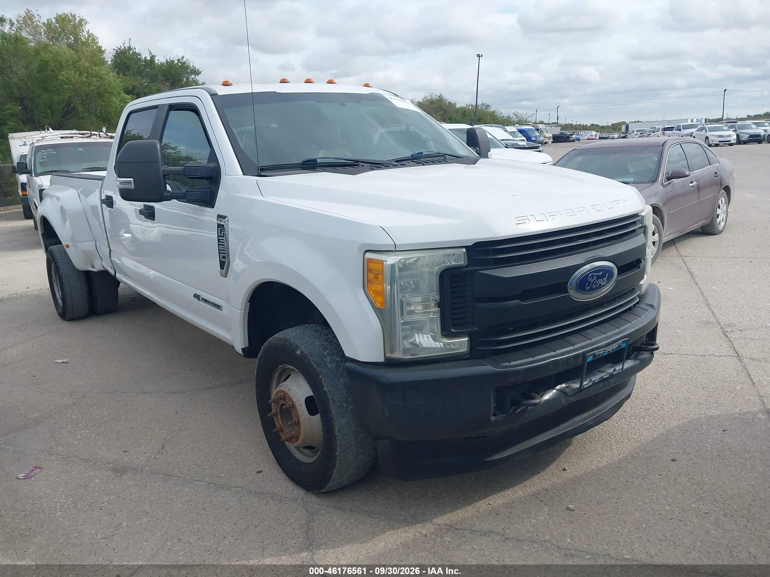 2017 Ford F-350 VIN 1FT8W3DTXHEC10644 — IAAI salvage auction photo