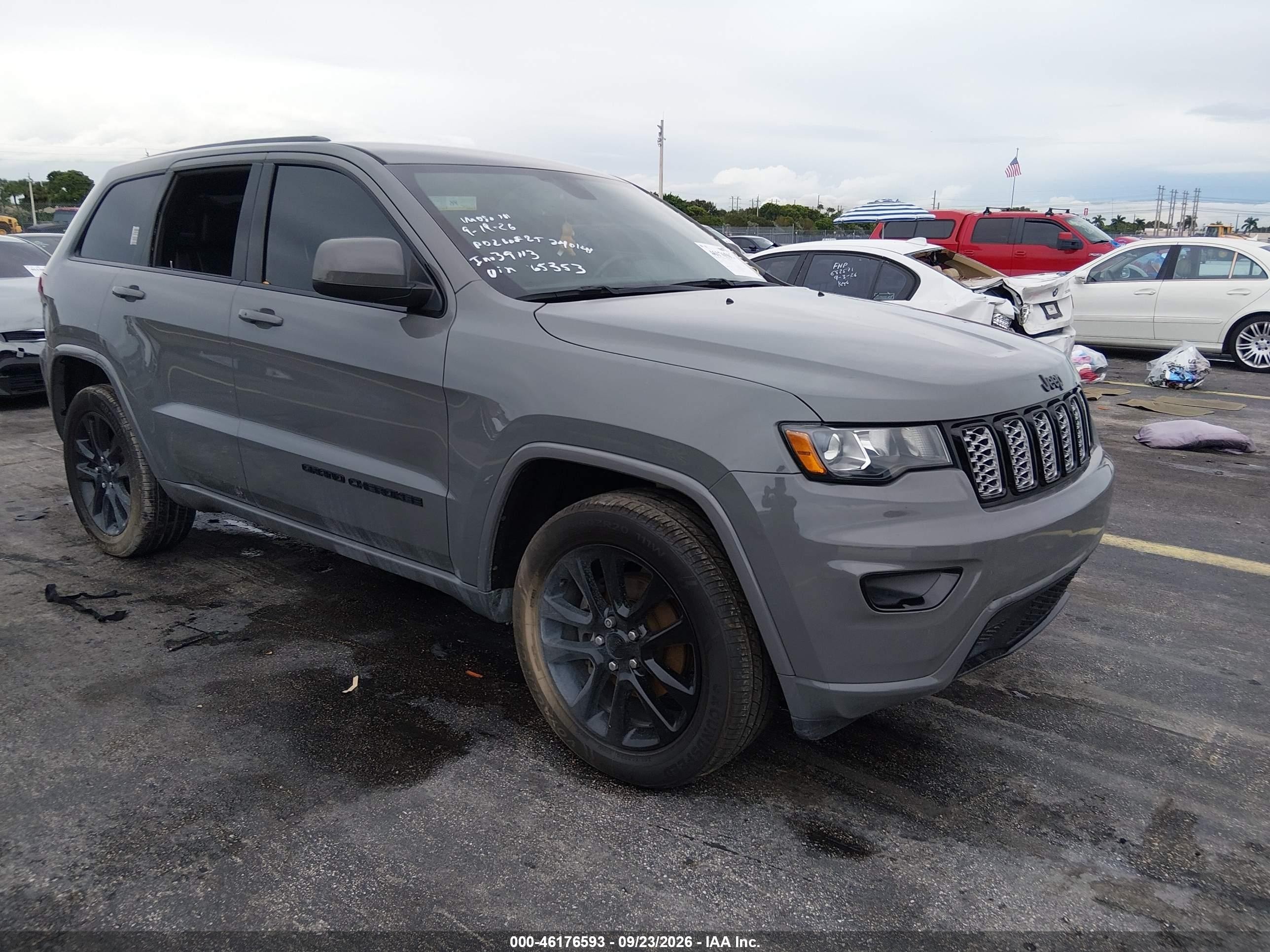 2020 Jeep Grand Cherokee VIN 1C4RJEAG3LC365353 — IAAI salvage auction photo