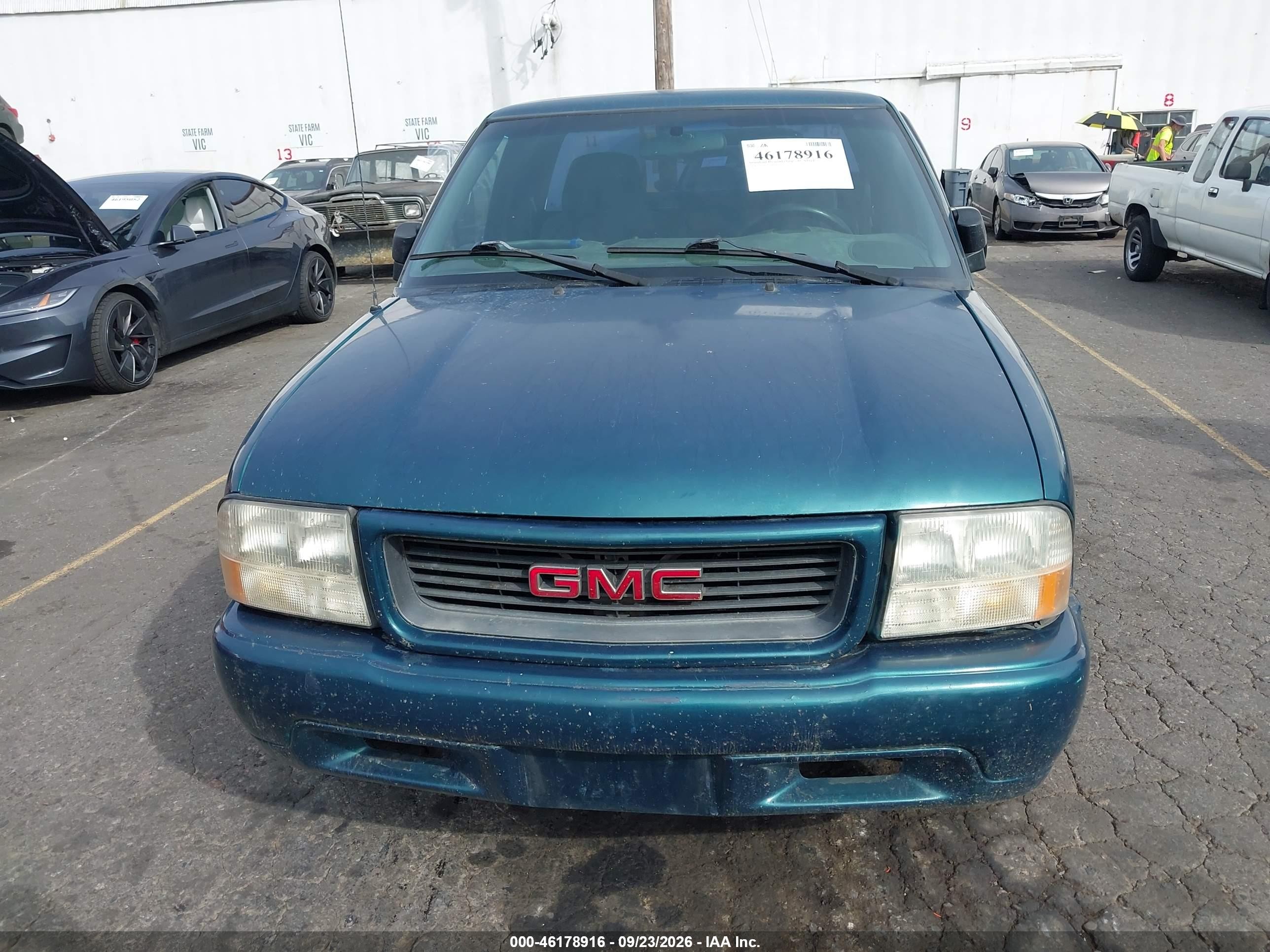 1998 GMC Sonoma VIN 1GTCS19X3W8538067 IAAI salvage auction — Normal Wear, Salvage (Oregon), sold $500 on 2026-10-02 (photo 6)