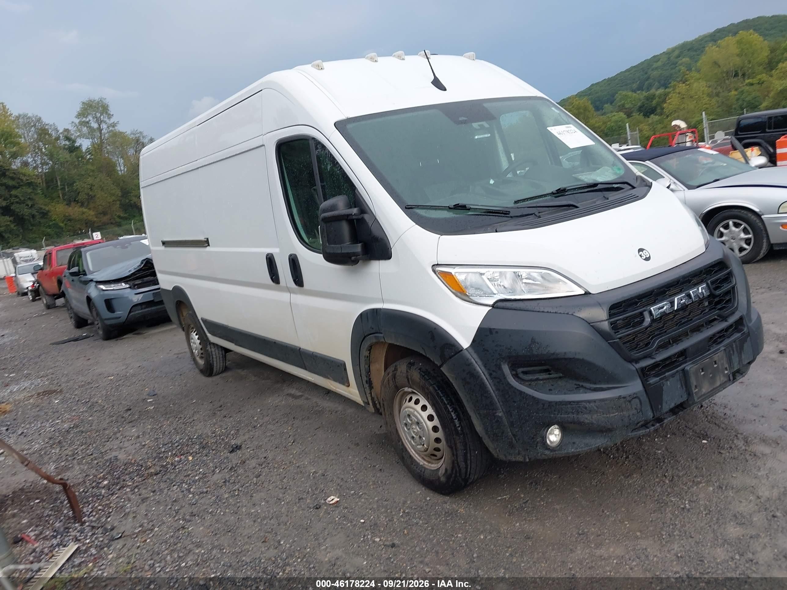 2025 Ram ProMaster 3500 VIN 3C6MRVHG0SE550225 IAAI salvage auction — Side, Enterprise Vehicles Clear Only (Virginia), sold $20,000 on 2026-09-24 (photo 1)