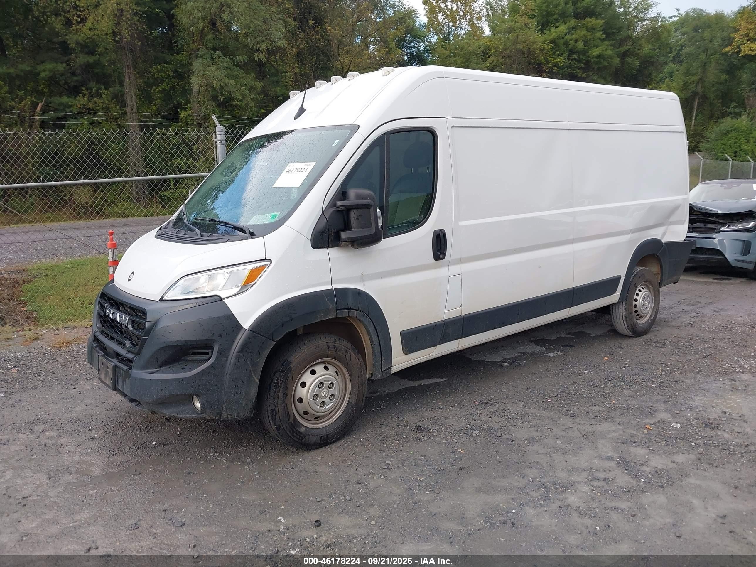 2025 Ram ProMaster 3500 VIN 3C6MRVHG0SE550225 IAAI salvage auction — Side, Enterprise Vehicles Clear Only (Virginia), sold $20,000 on 2026-09-24 (photo 2)