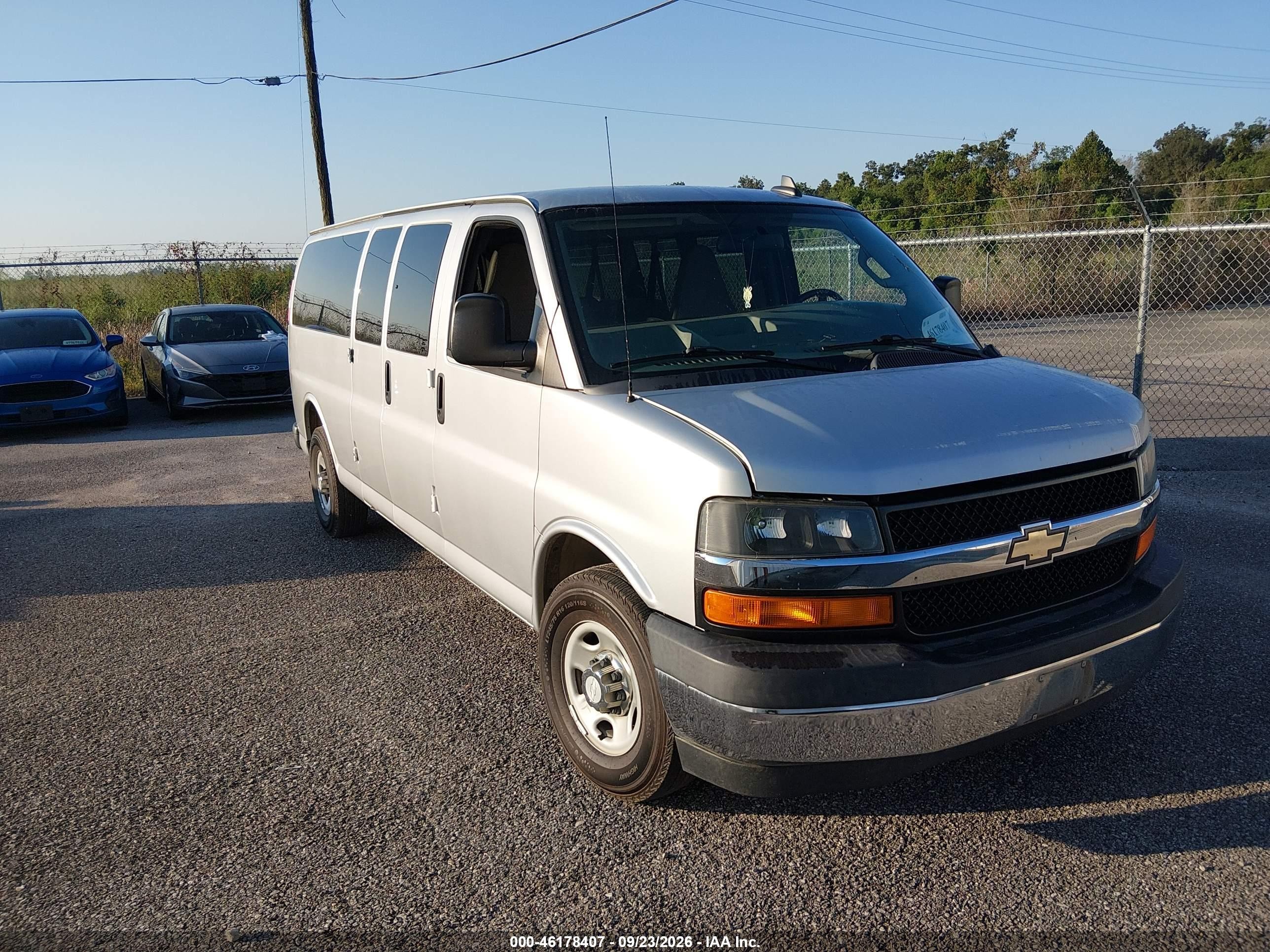 2017 Chevrolet Express 3500 VIN 1GAZGPFFXH1248231 — IAAI salvage auction photo
